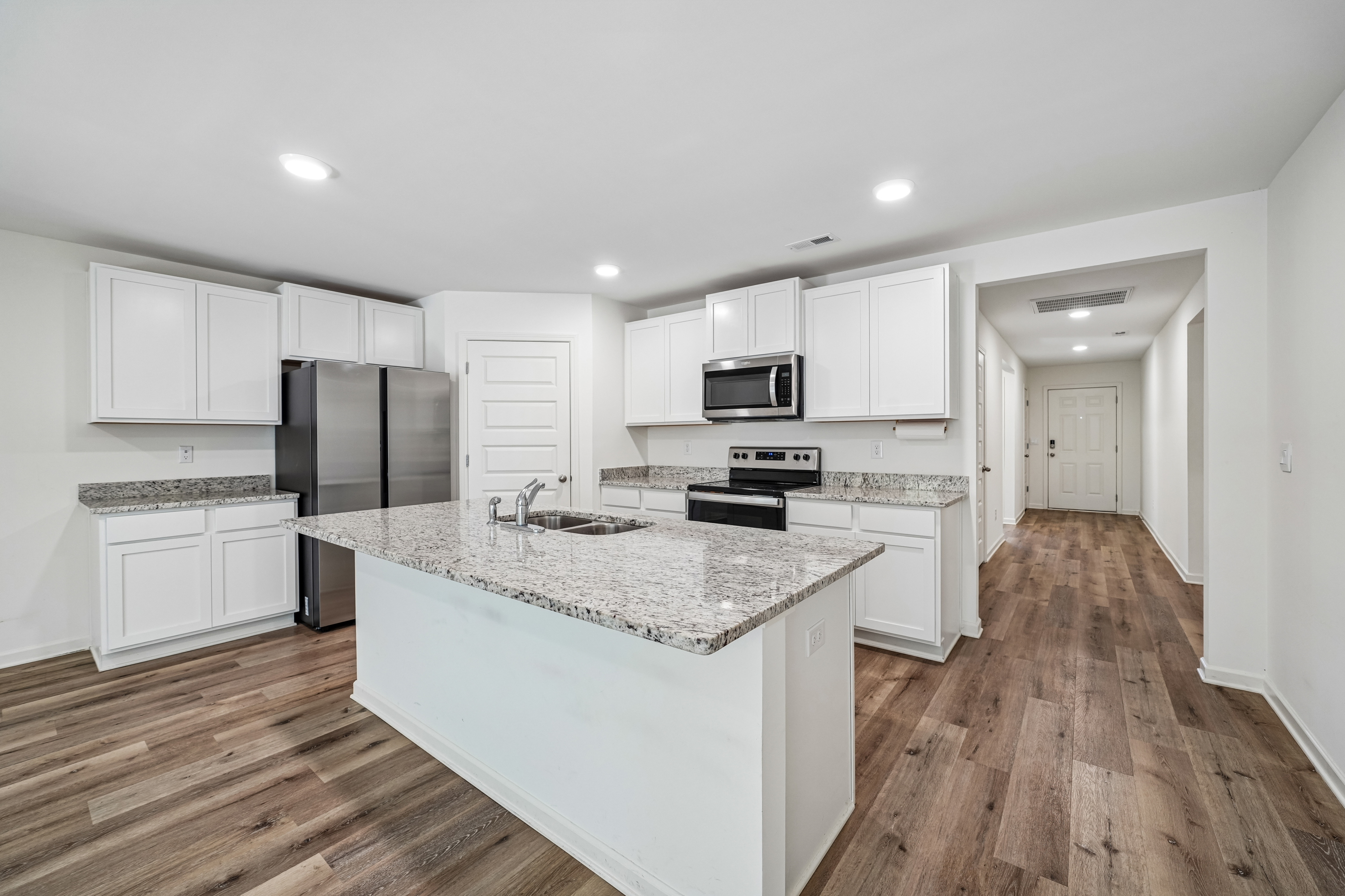 Photo 3 of 30 of 6713 Newbridge Cv, Bessemer, AL