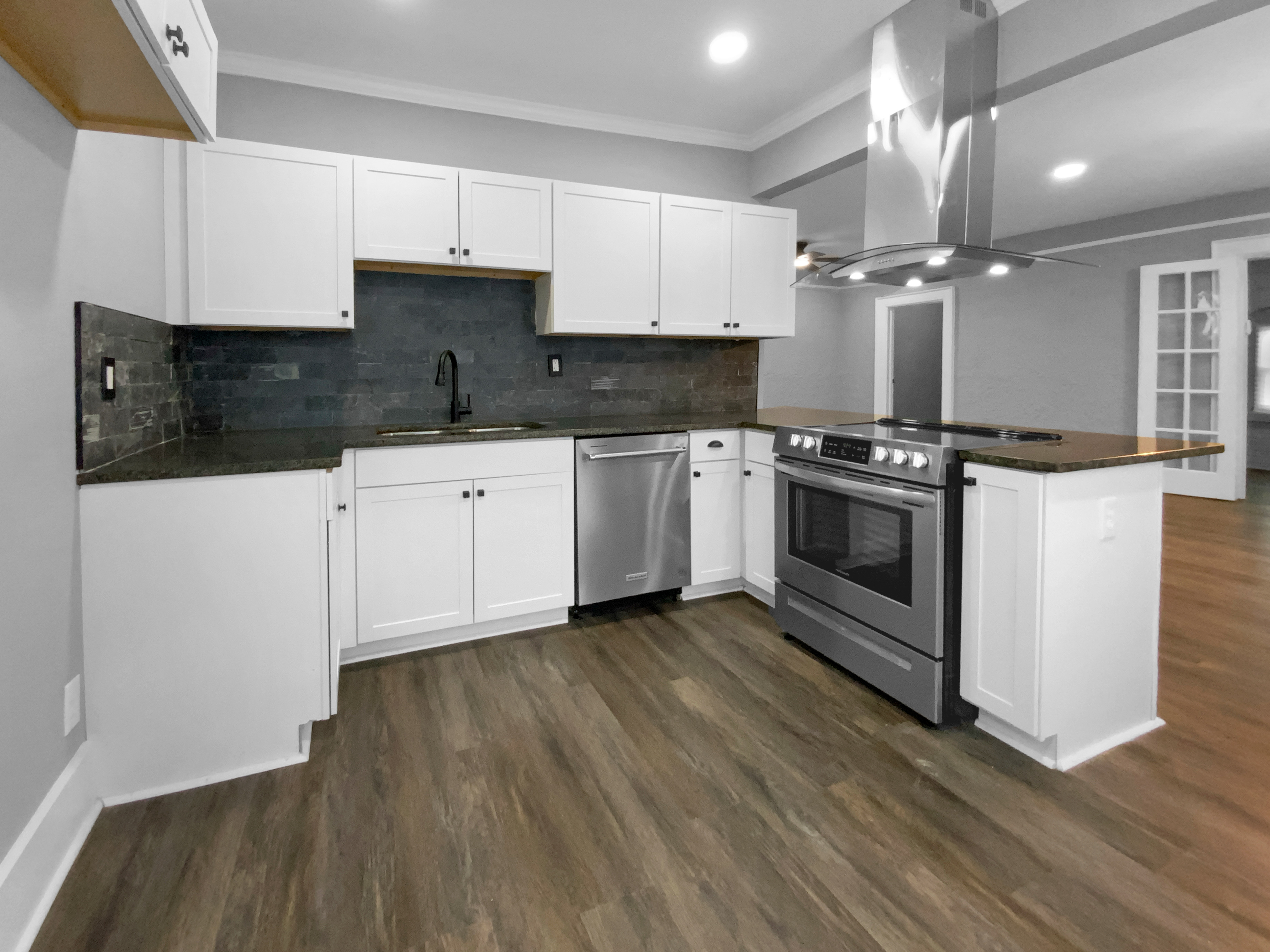 Photo 6 of 21 of 1033 Graymont Ave W, Birmingham, AL