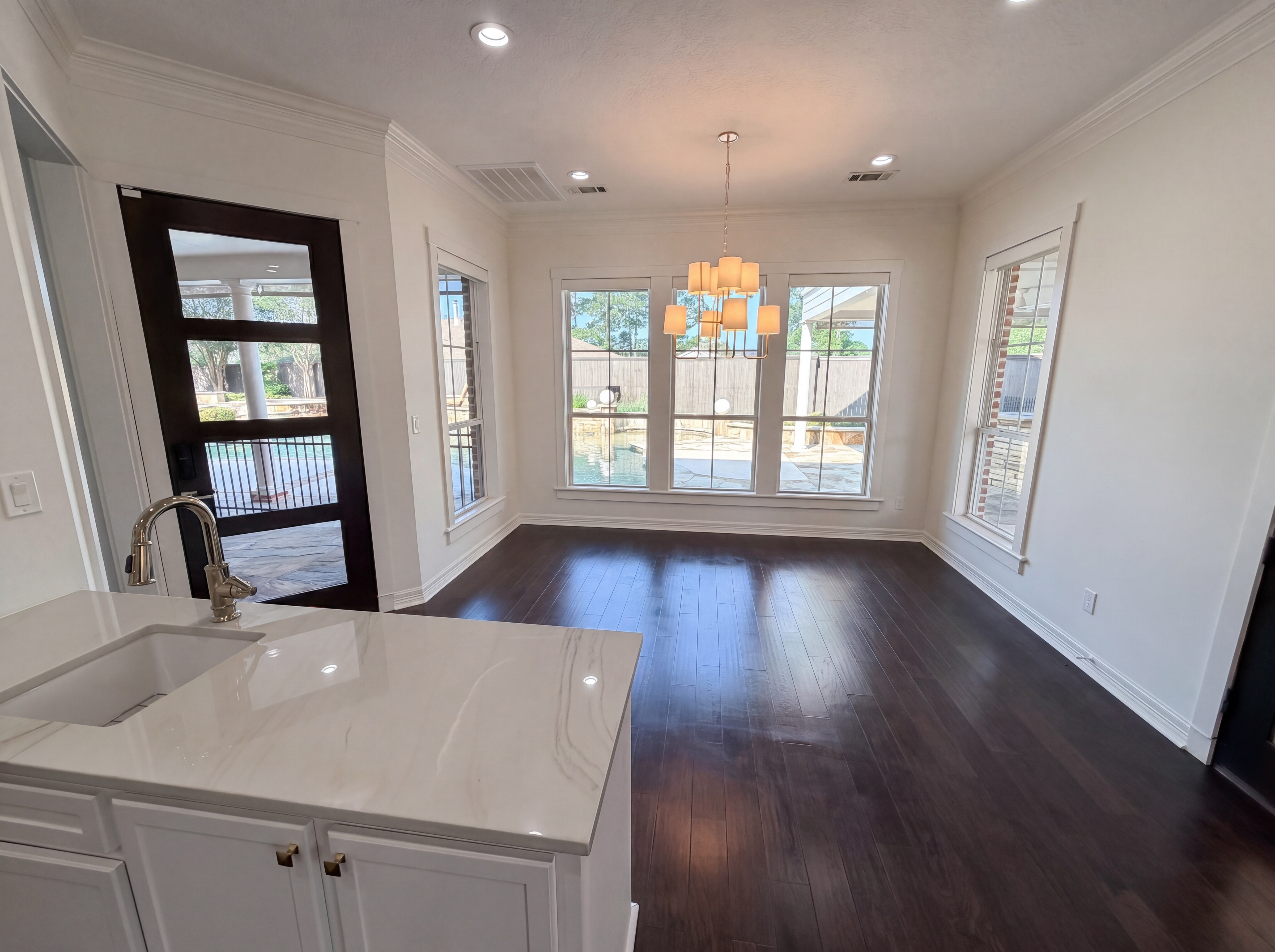 Photo 14 of 61 of 4385 Brownstone Dr, Beaumont, TX