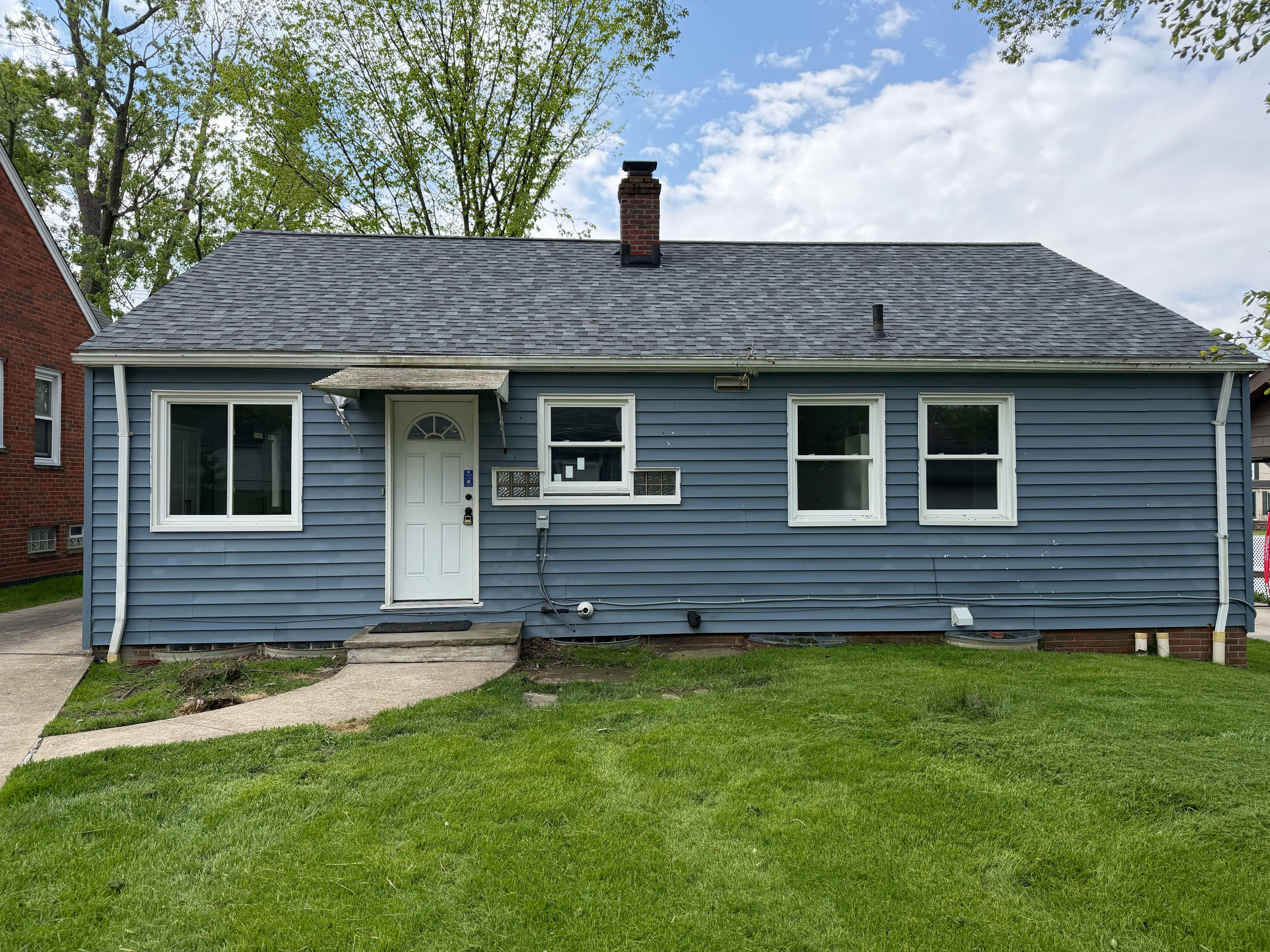 Photo 5 of 17 of 18715 Libby Rd, Maple Heights, OH