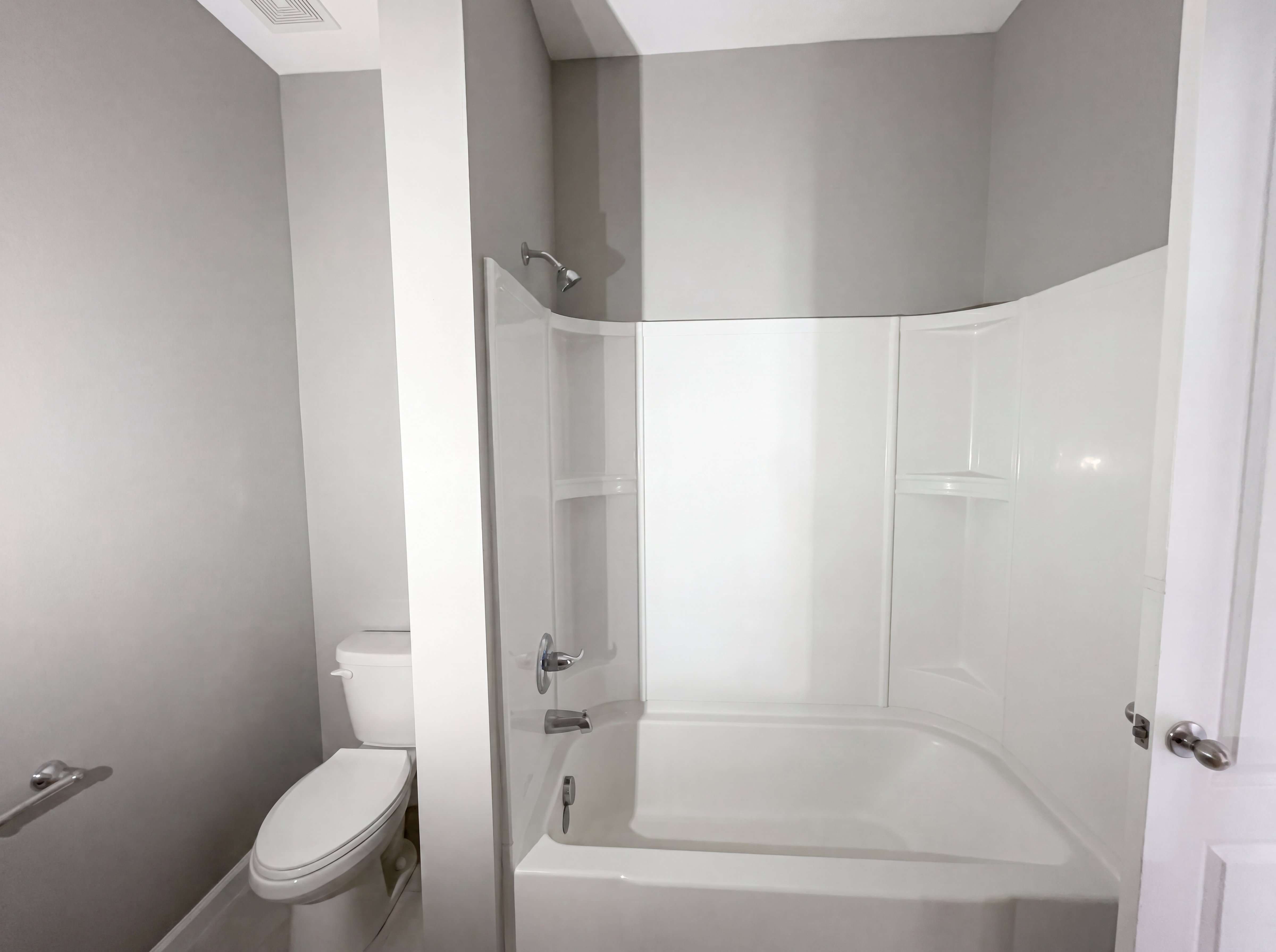 Photo 18 of 29 of 2526 W End Dr, Saint Cloud, FL