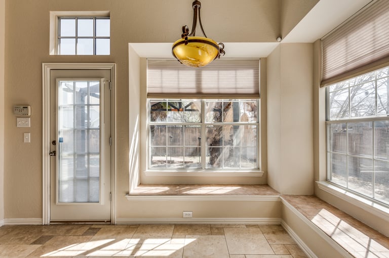 Photo 9 of 36 - 5700 Christy Ln, Haltom City, TX 76137