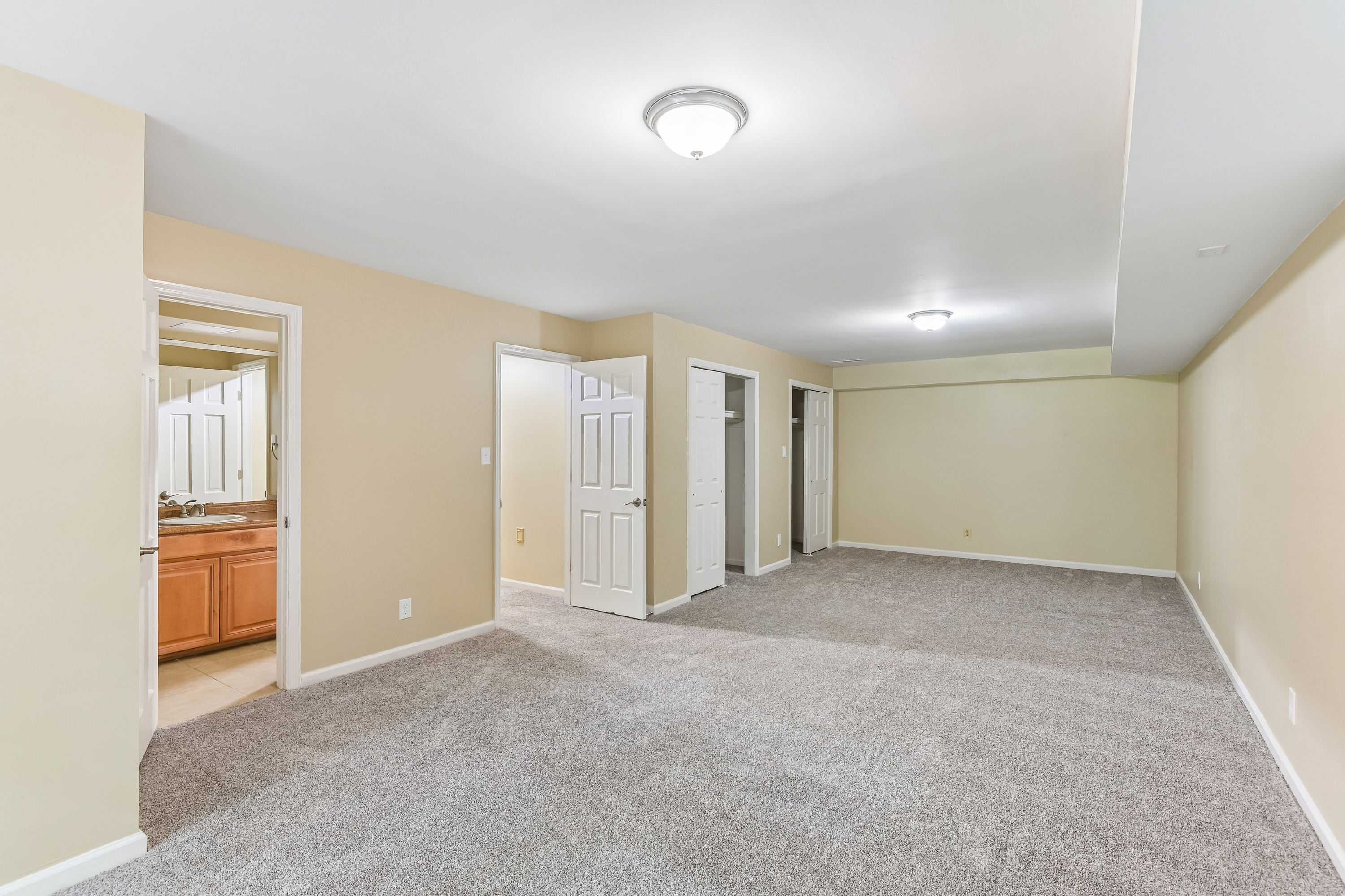 Photo 10 of 87 of 3135 Spalding Dr, Atlanta, GA