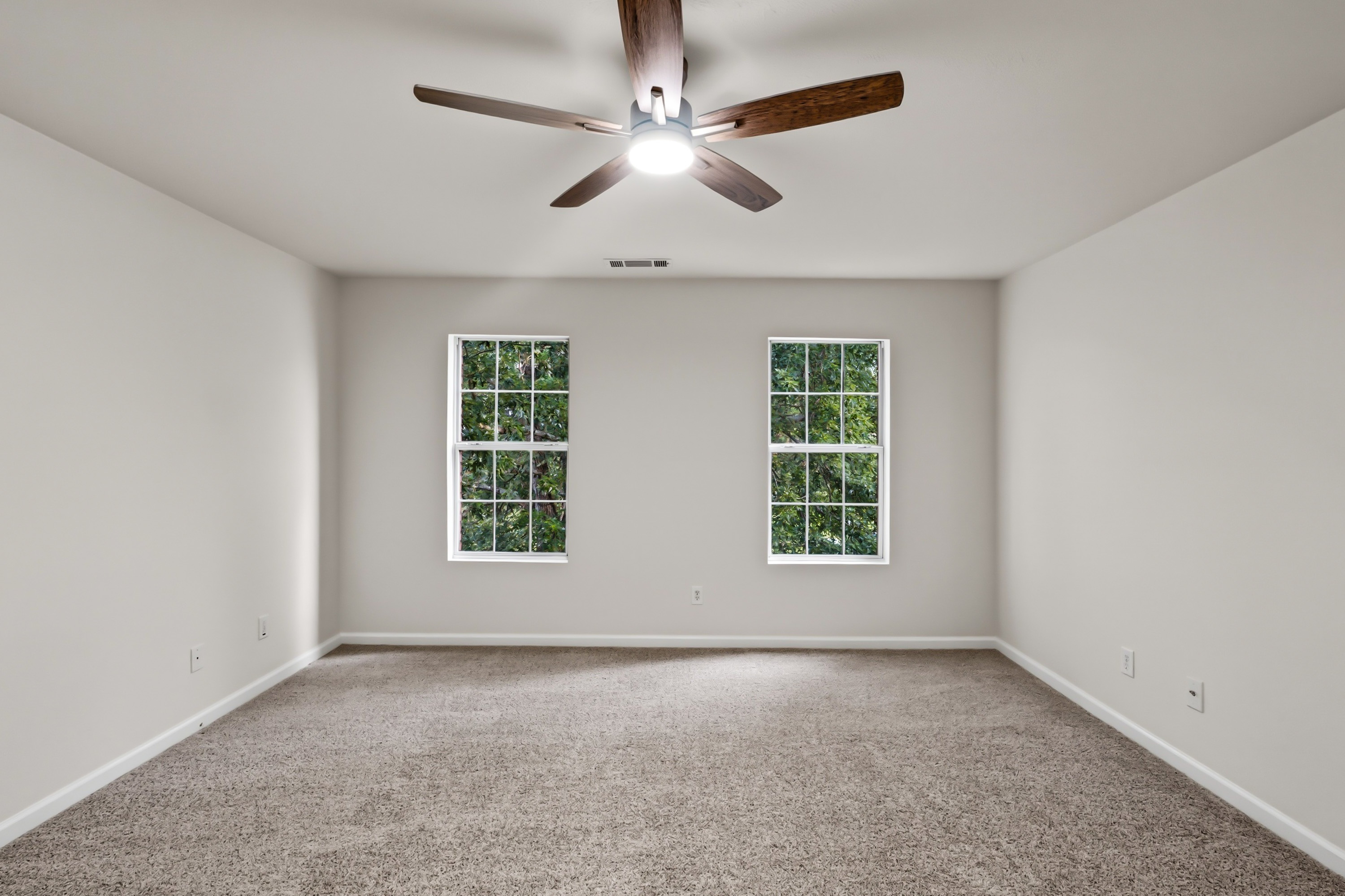 Photo 4 of 49 of 3825 Cedar Trace Ln, Ellenwood, GA