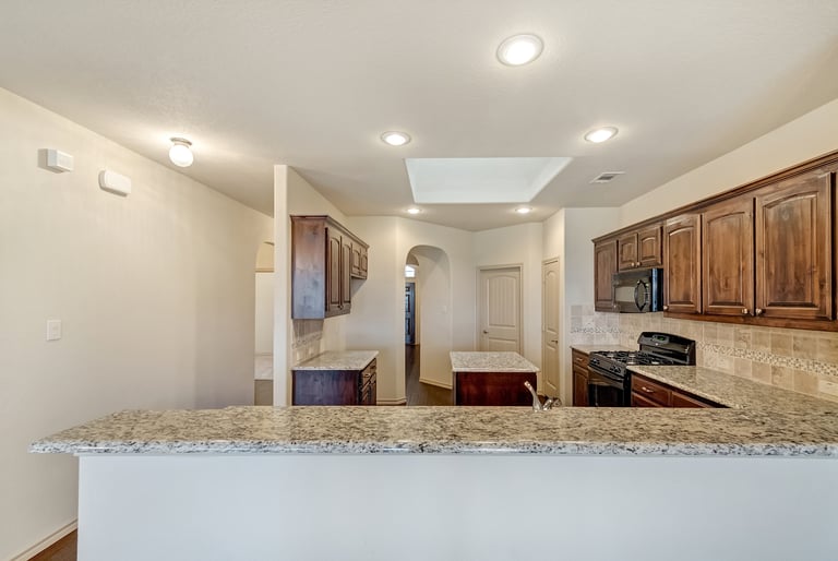 Photo 8 of 28 - 8212 Misty Water Dr, Fort Worth, TX 76131