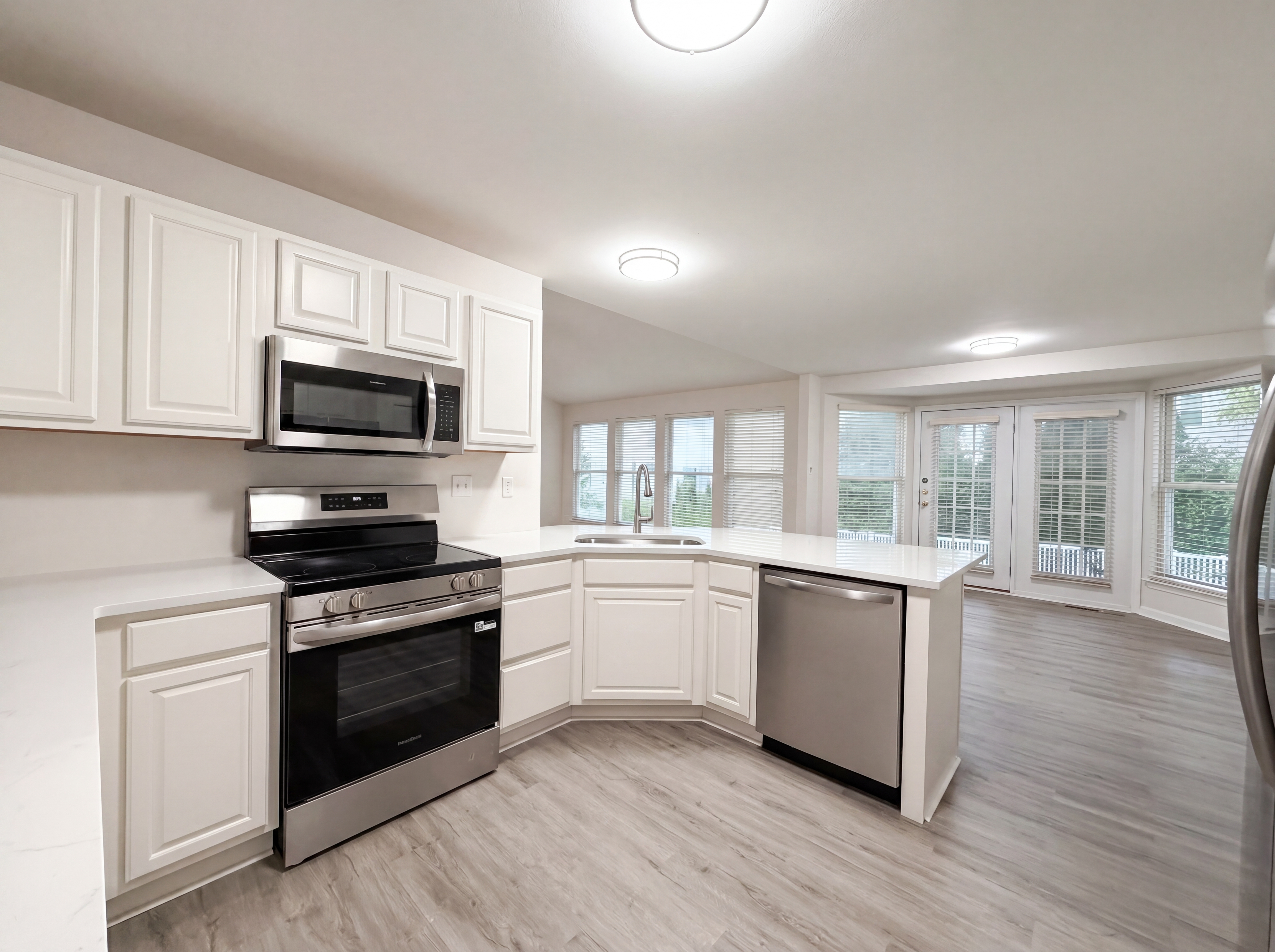 Photo 10 of 26 of 2212 Harborside Dr, DARDENNE PRAIRIE, MO