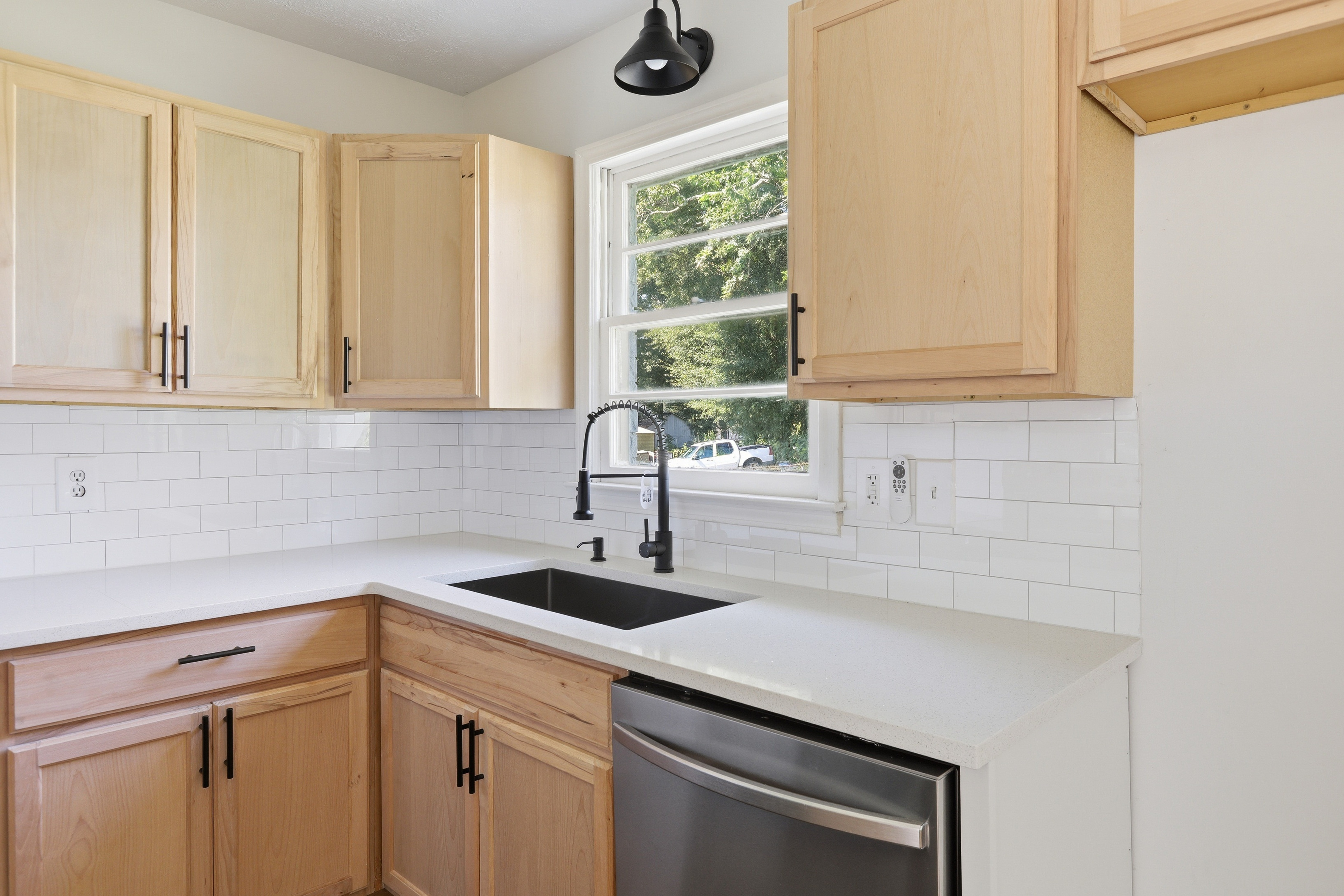 Photo 9 of 24 of 5734 Hill Rd, Powder Springs, GA