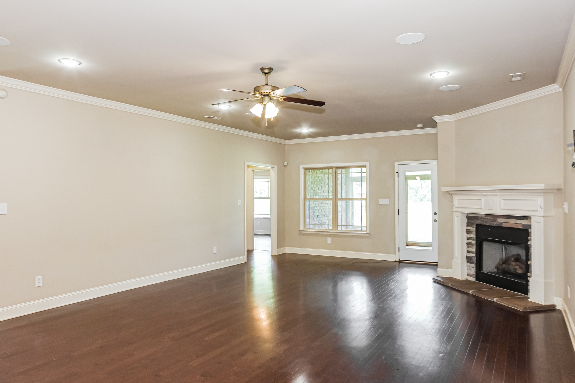 Photo 3 of 21 of 402 Mossyleaf Dr SW, Huntsville, AL