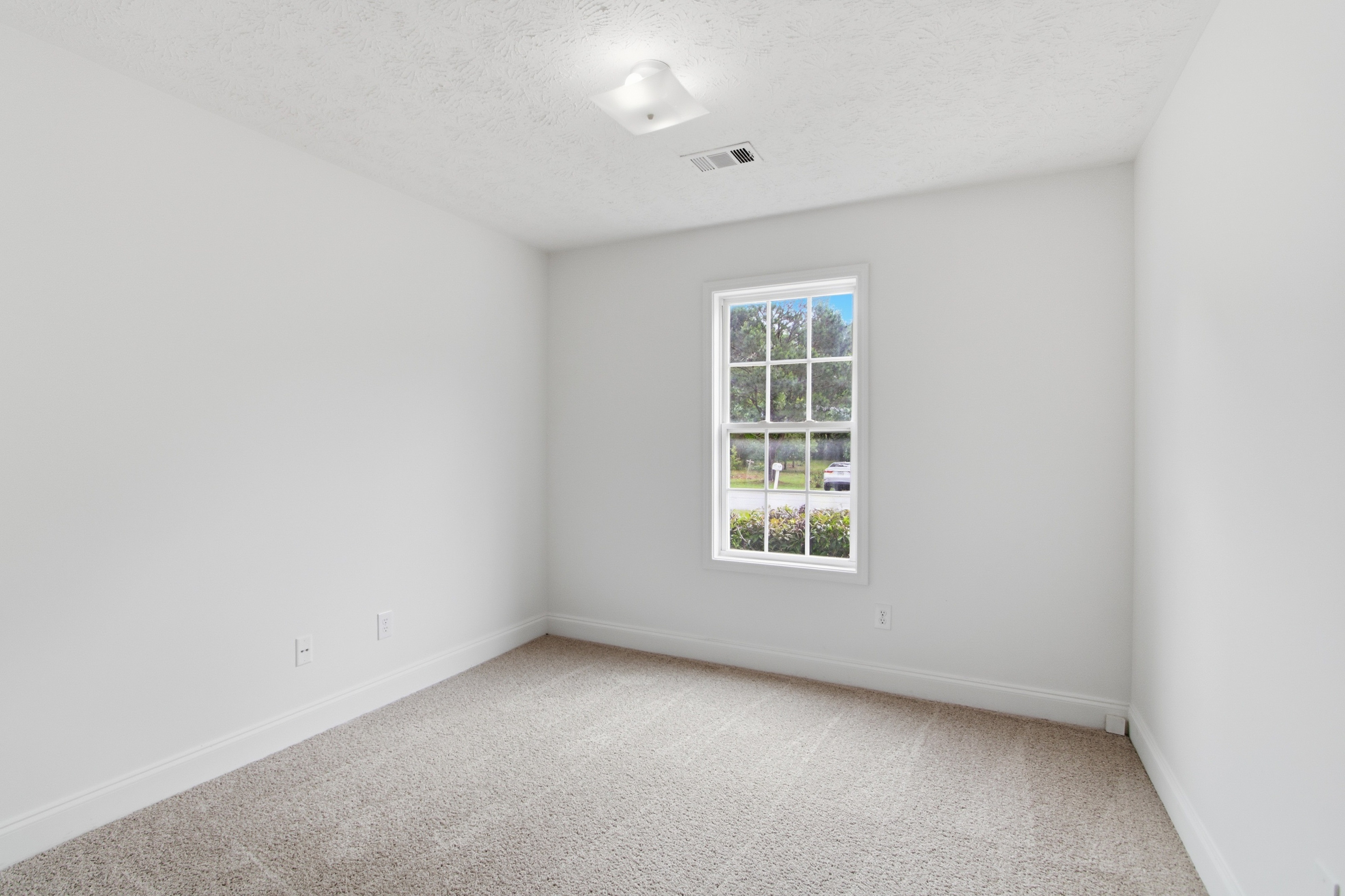 Photo 18 of 32 of 133 Maplewood Dr, Temple, GA