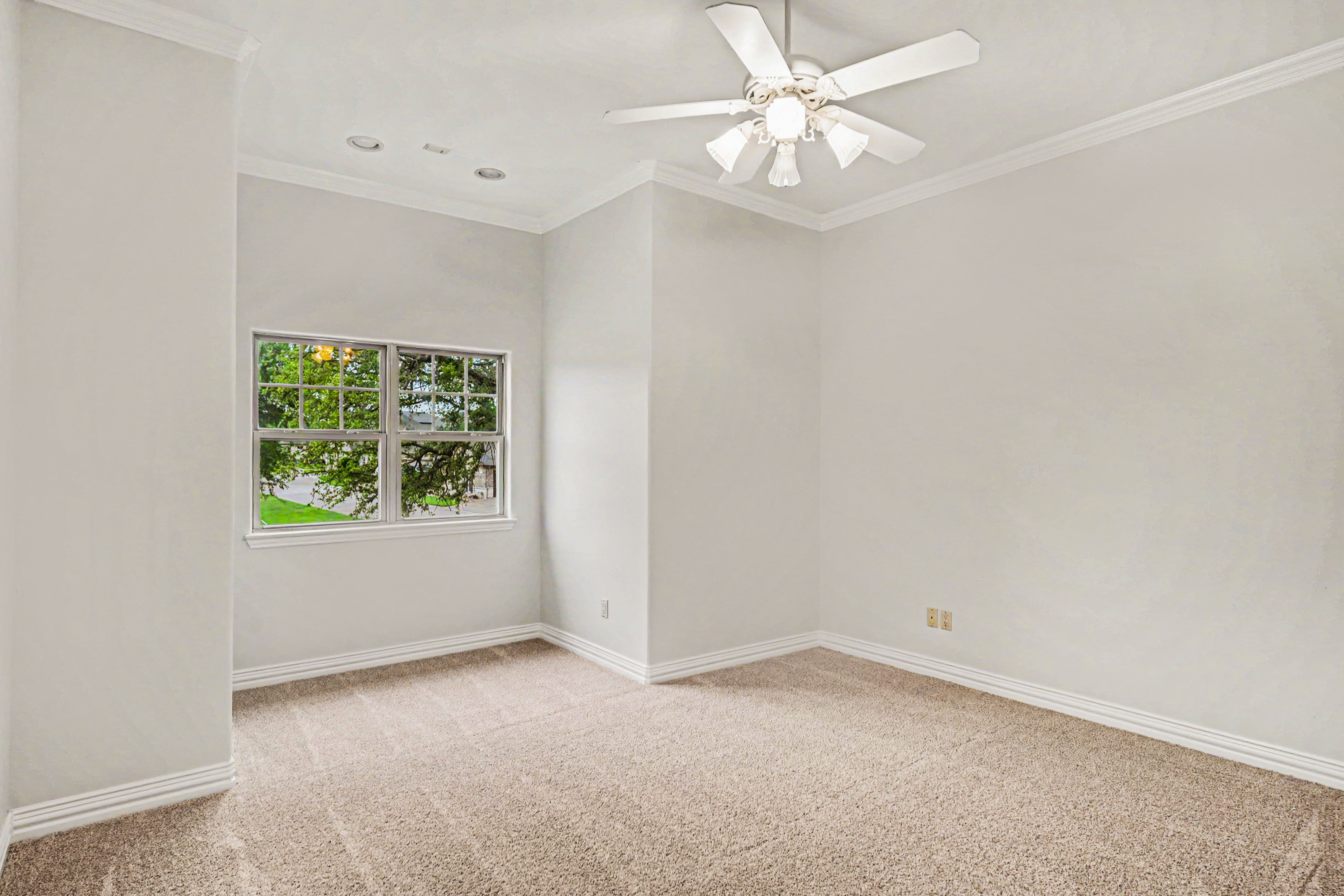 Photo 18 of 38 of 4201 Bluff View Dr, Granbury, TX
