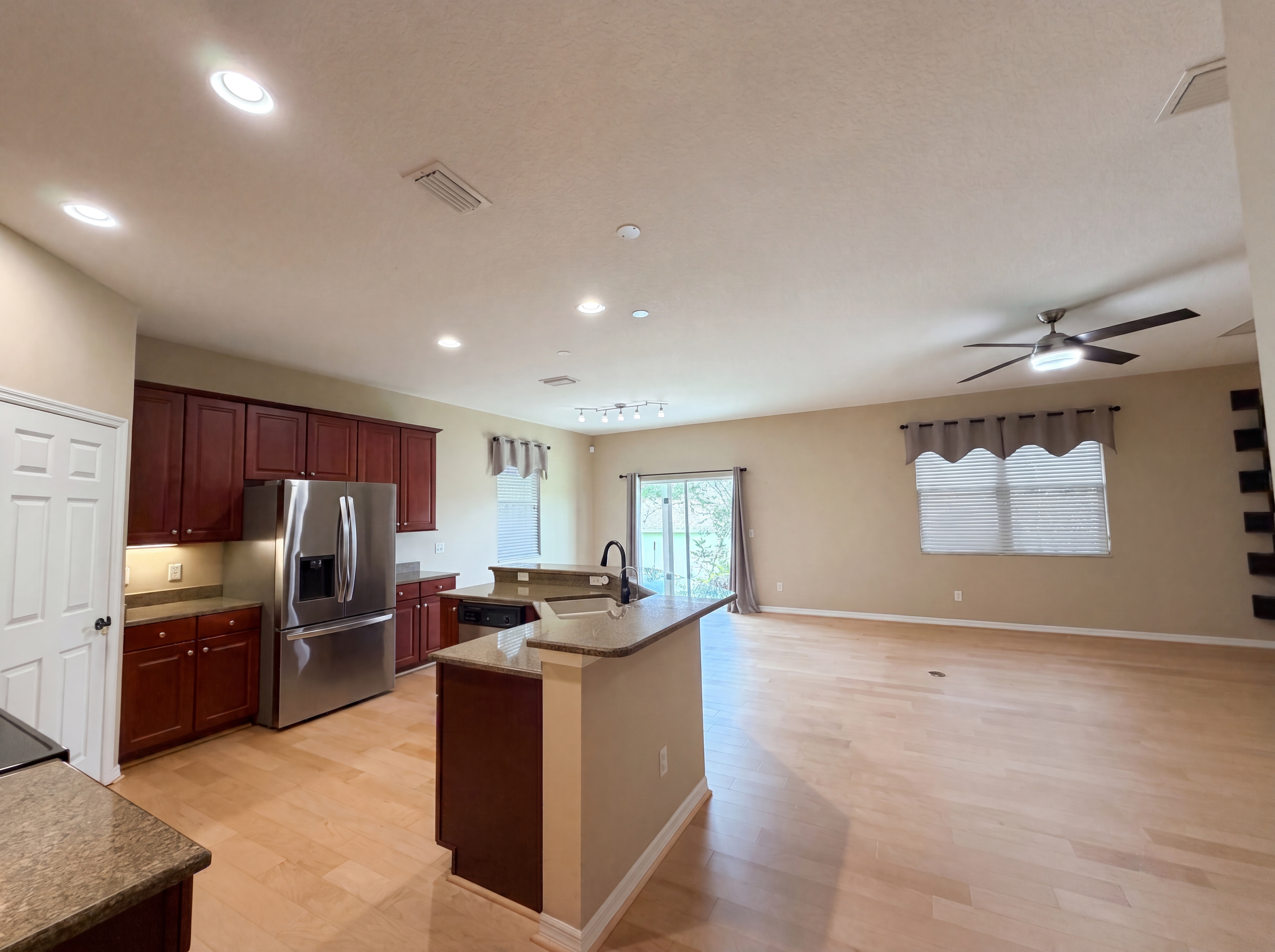 Photo 6 of 27 of 5605 Windsong Oak Dr, Leesburg, FL