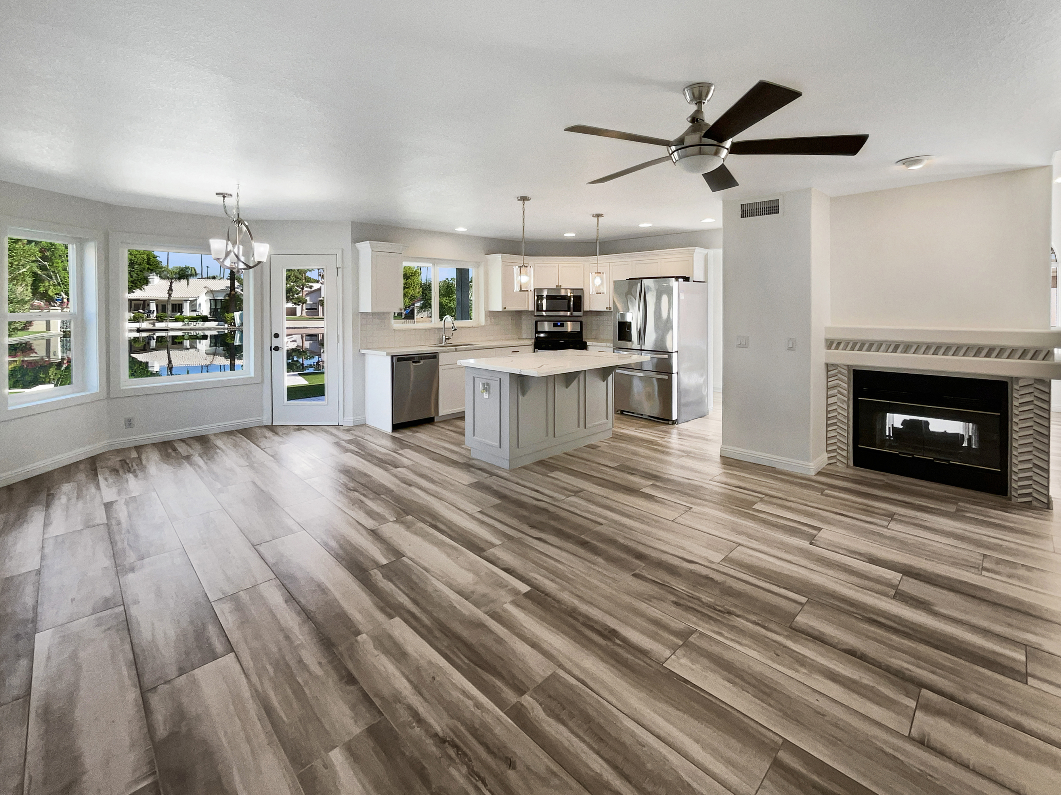 Photo 3 of 30 of 413 S Lake Mirage Dr, Gilbert, AZ