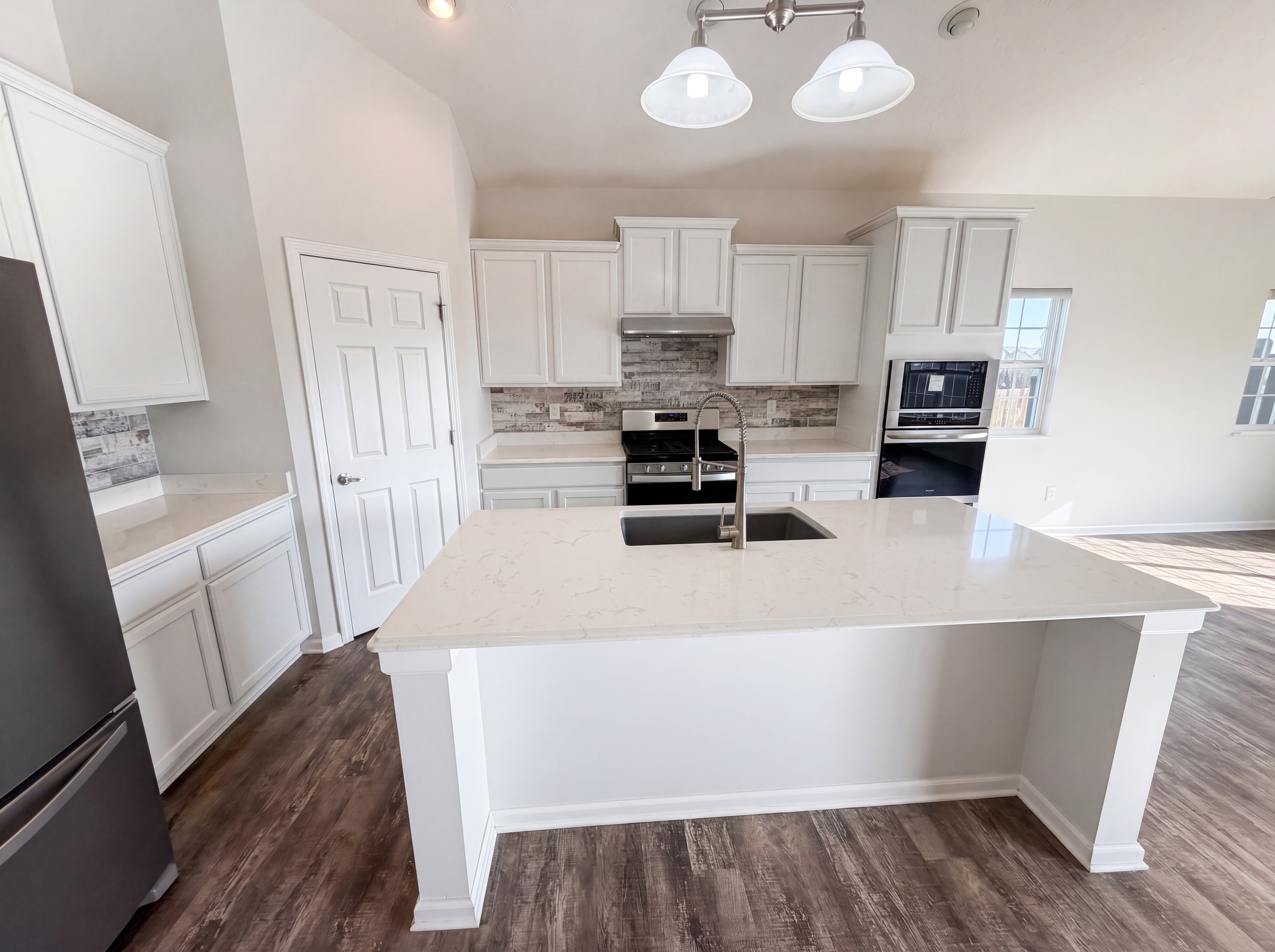 Photo 2 of 21 of 2357 Pokagon St, Avon, IN