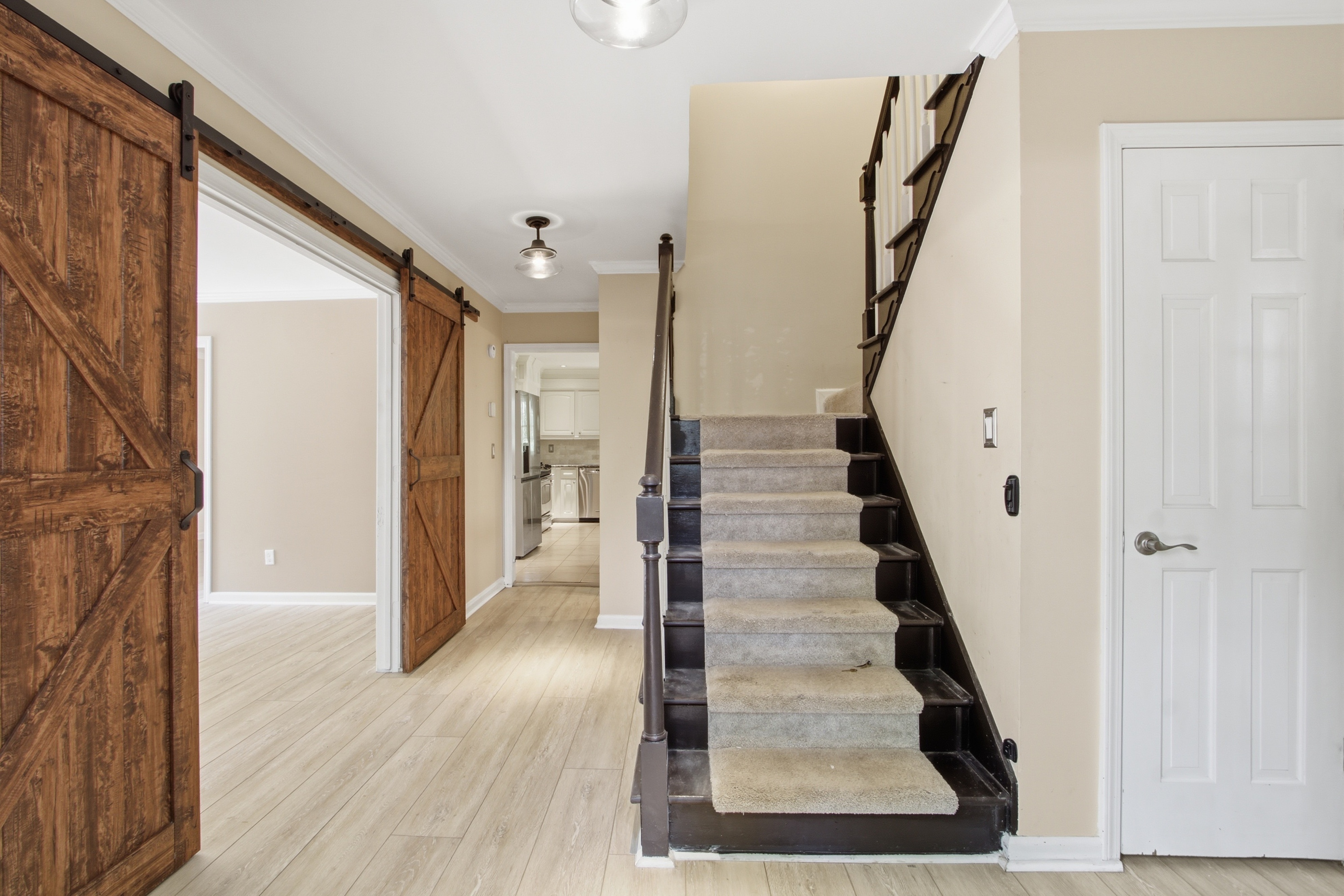 Photo 9 of 46 of 4003 Oakview Ct, Alpharetta, GA