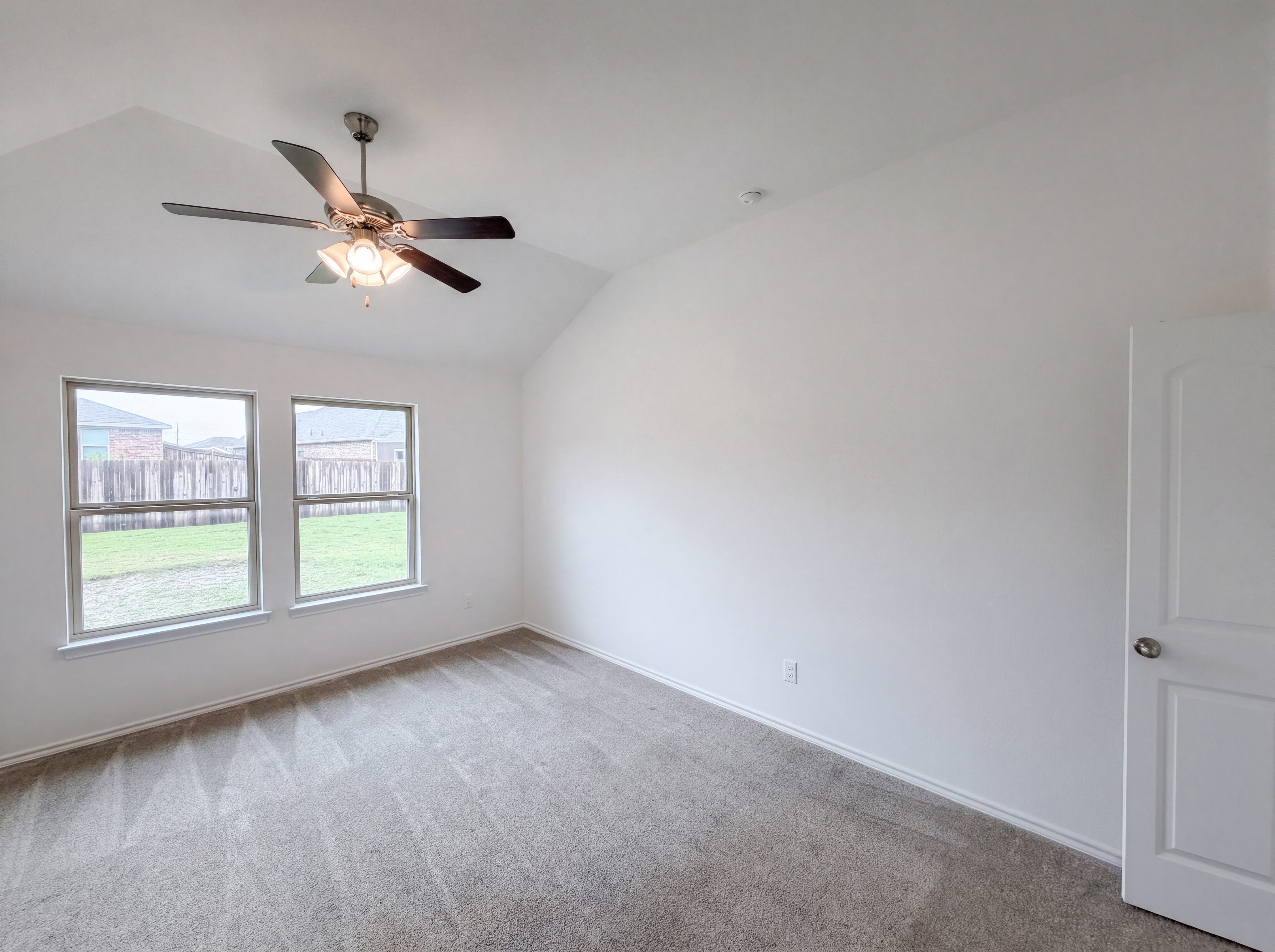 Photo 12 of 19 of 1631 Glade Meadows Dr, Joshua, TX