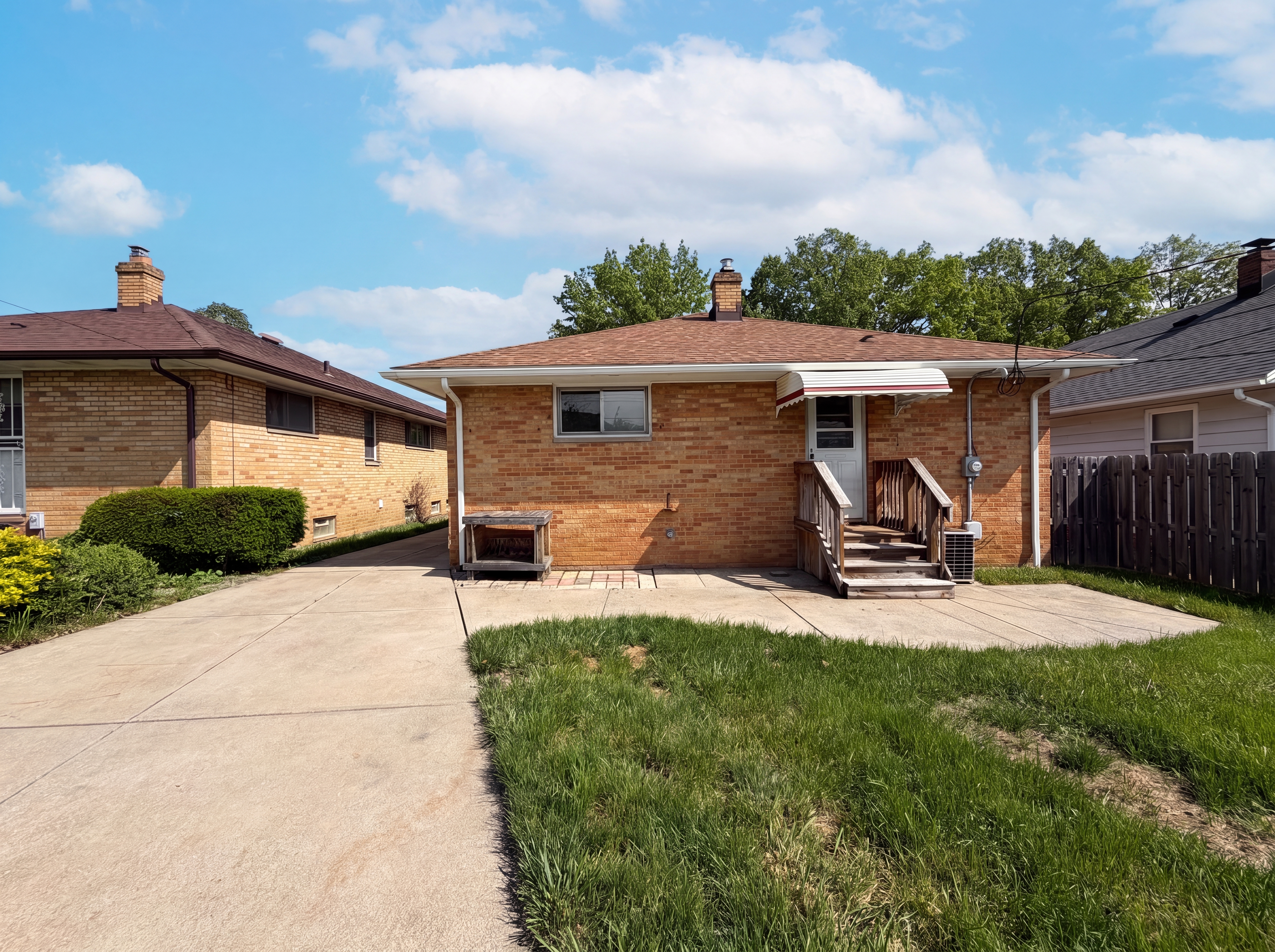 Photo 5 of 19 of 13606 Carpenter Rd, Cleveland, OH