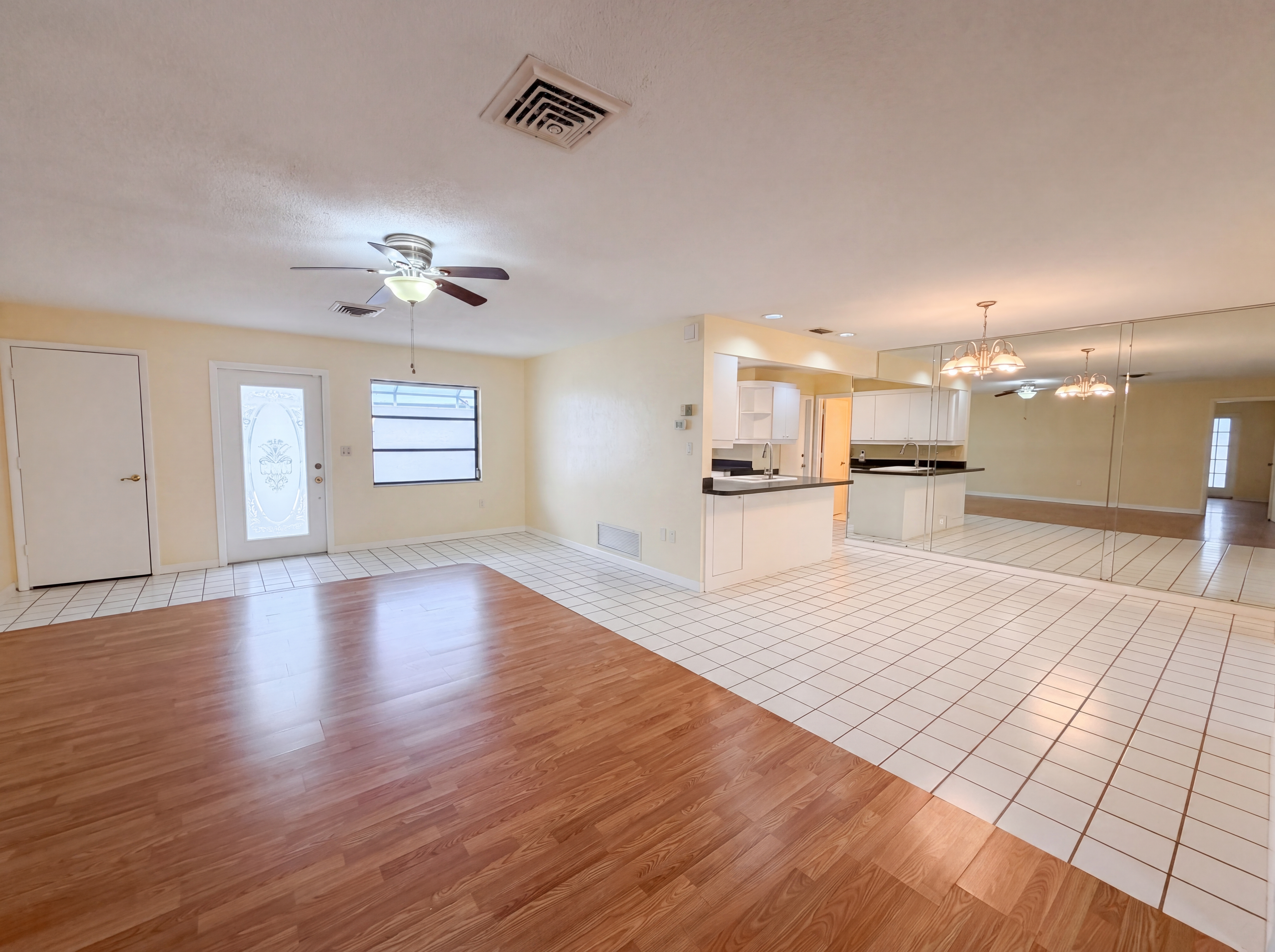 Photo 9 of 39 of 1301 Lucaya Ave, Venice, FL