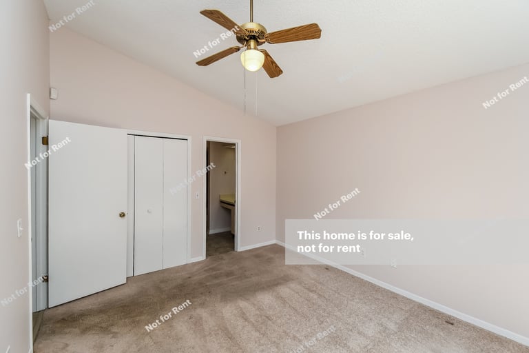 Photo 18 of 27 - 6736 Newgate Cir E, Jacksonville, FL 32244
