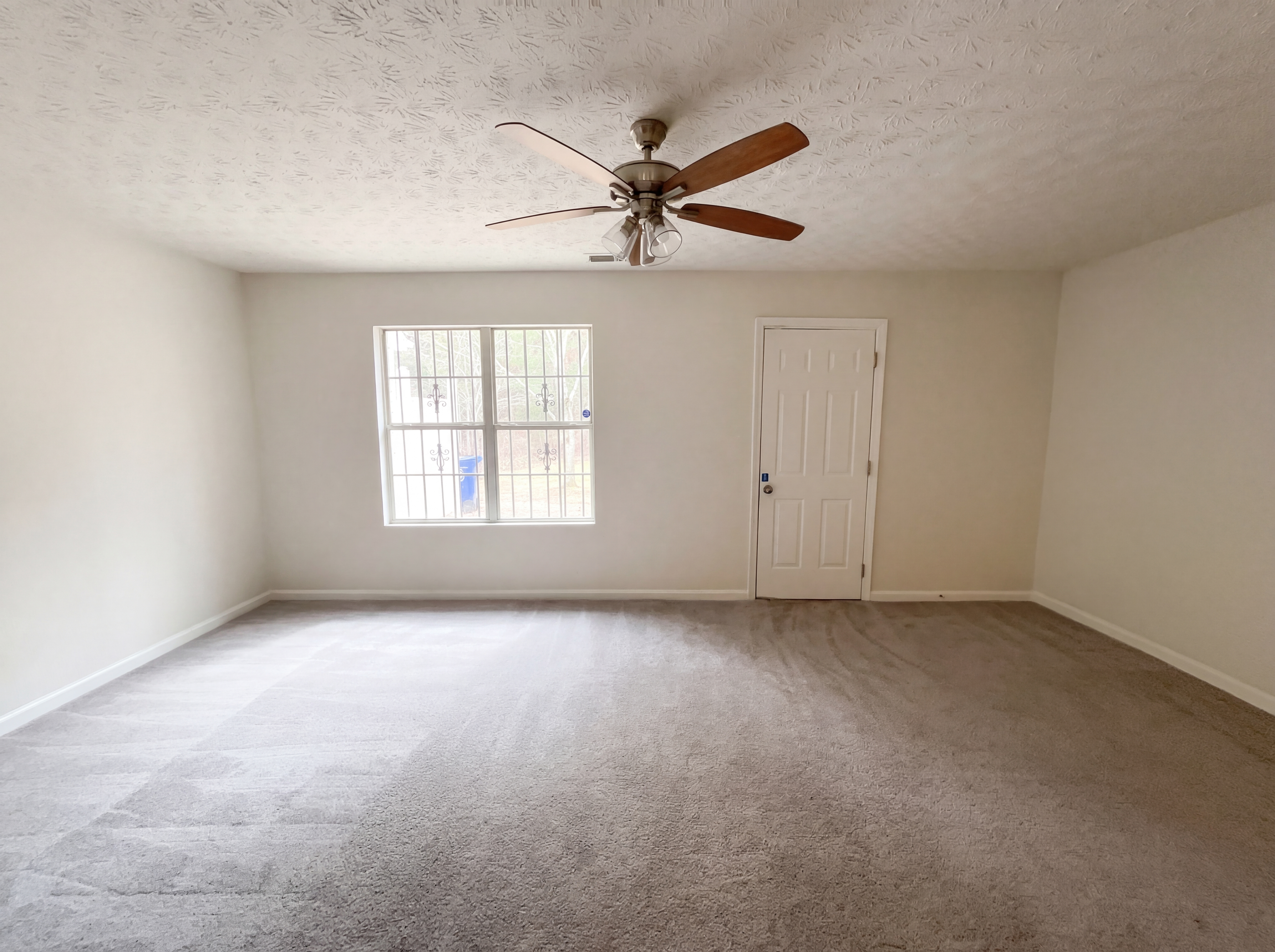 Photo 3 of 18 of 3794 Waldrop Ln, Decatur, GA