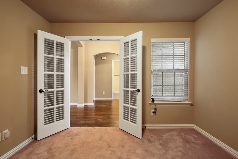 Photo 4 of 26 - 7424 Durness Dr, Fort Worth, TX 76179