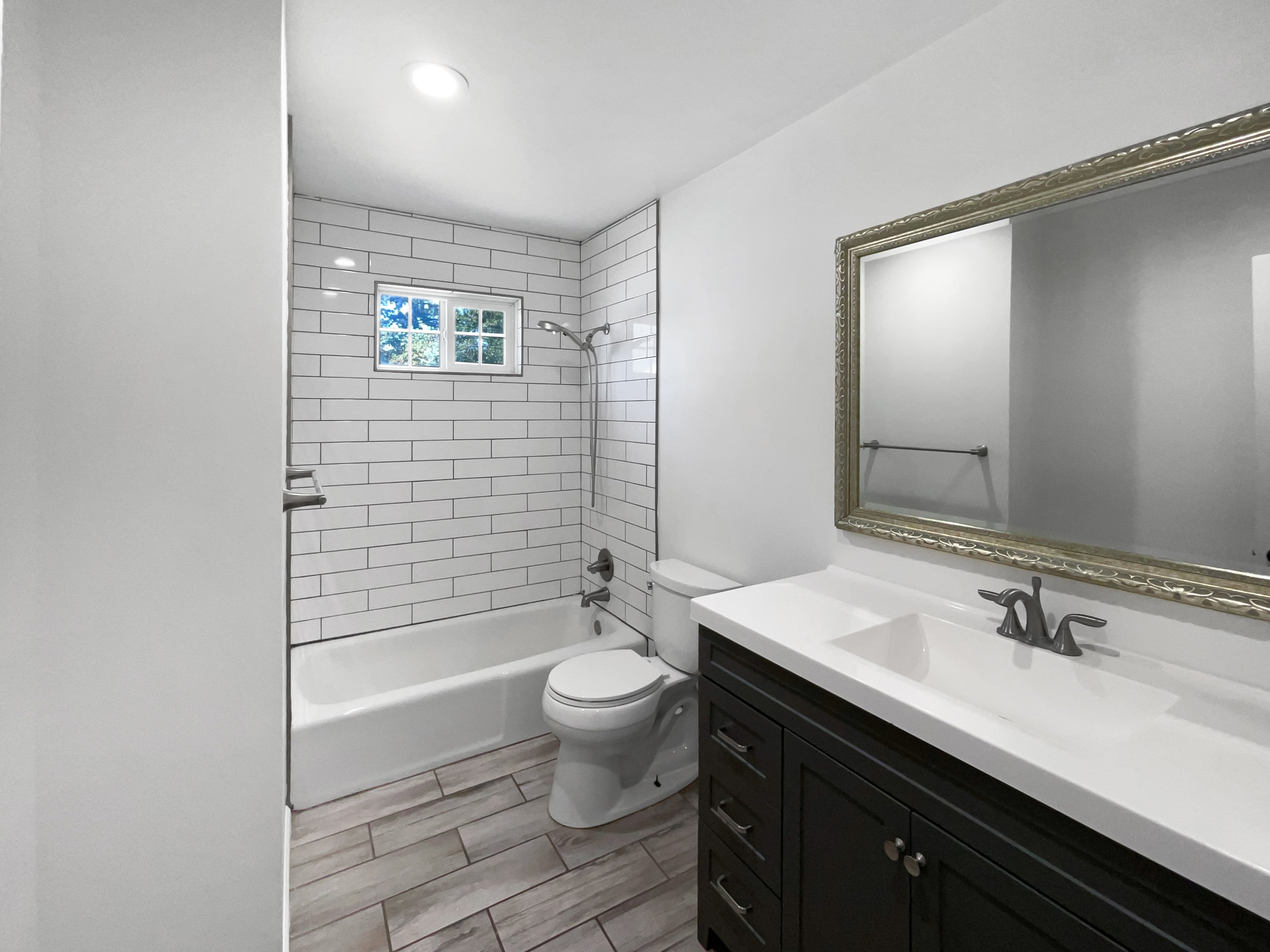Photo 5 of 22 of 9432 Carter Dr, Overland Park, KS