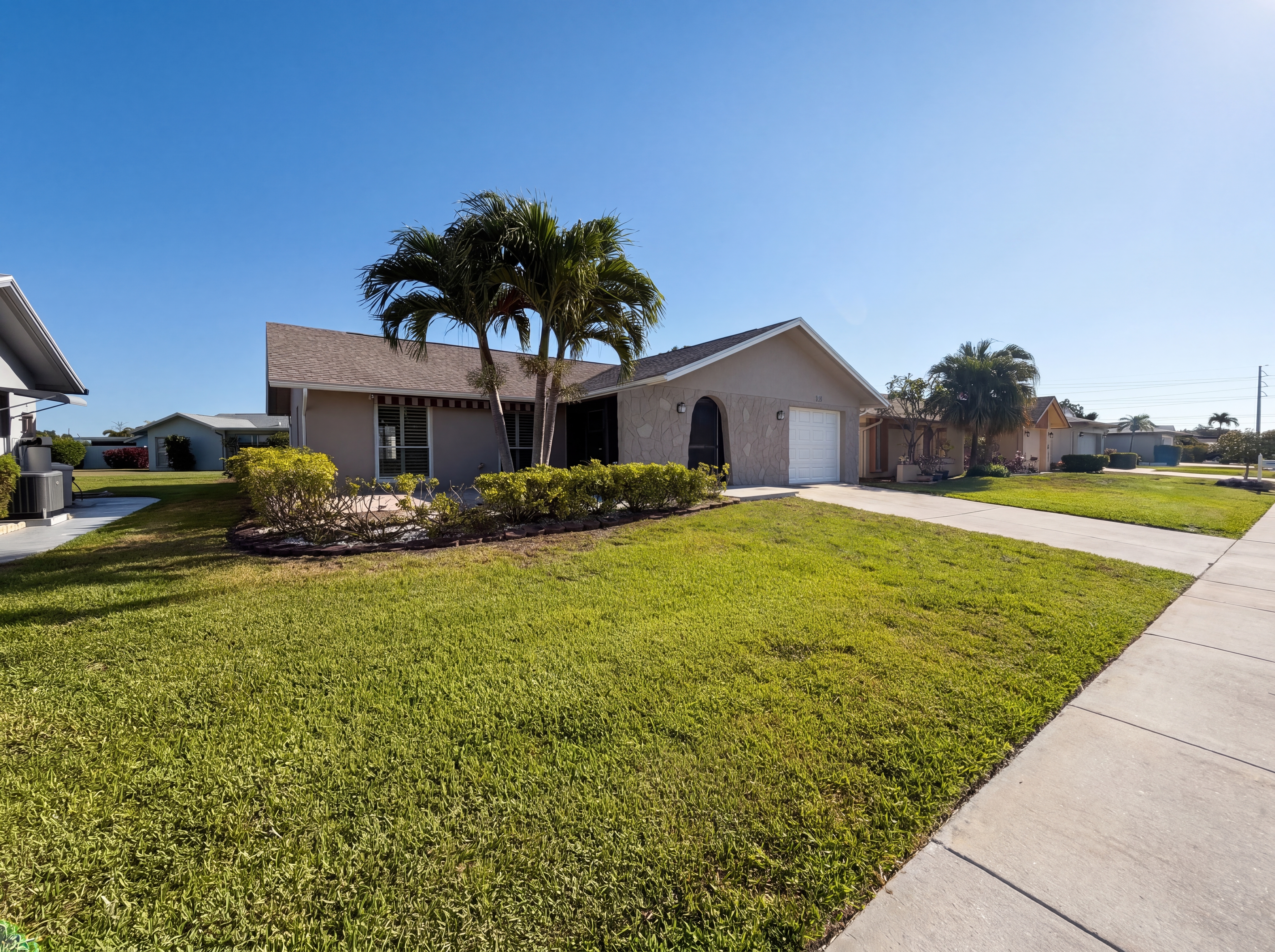 Photo 25 of 29 of 4561 Great Lakes Dr S, Clearwater, FL