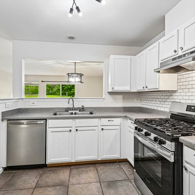 Property photo 2 of 524 Jennifer Cir