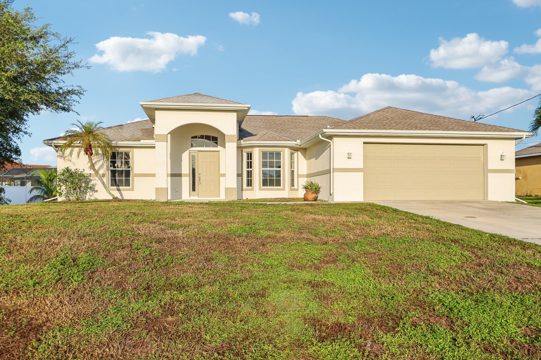 Photo 1 of 1136 SW 18th Ct