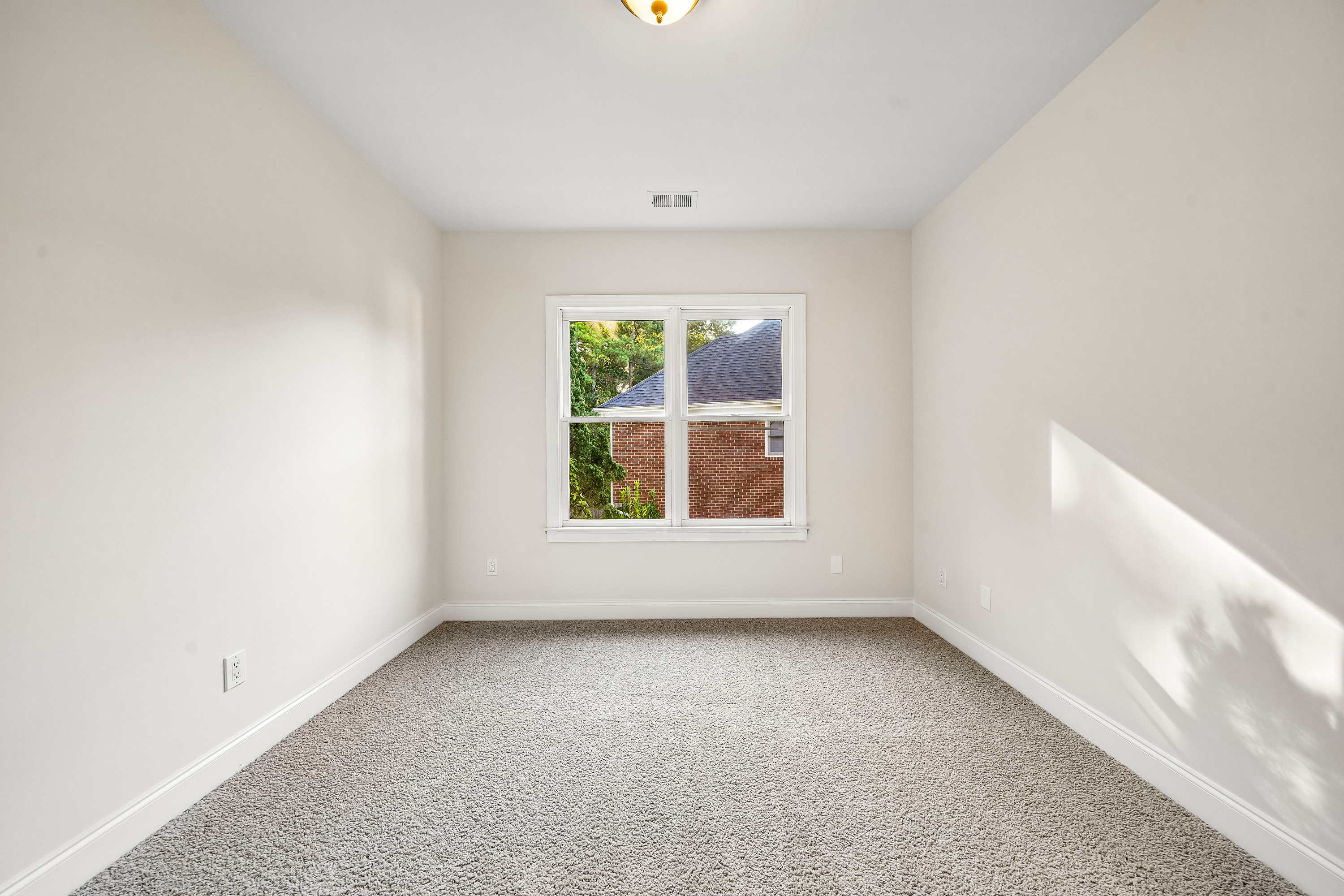 Photo 28 of 39 of 3054 Montclair Cir SE, Smyrna, GA