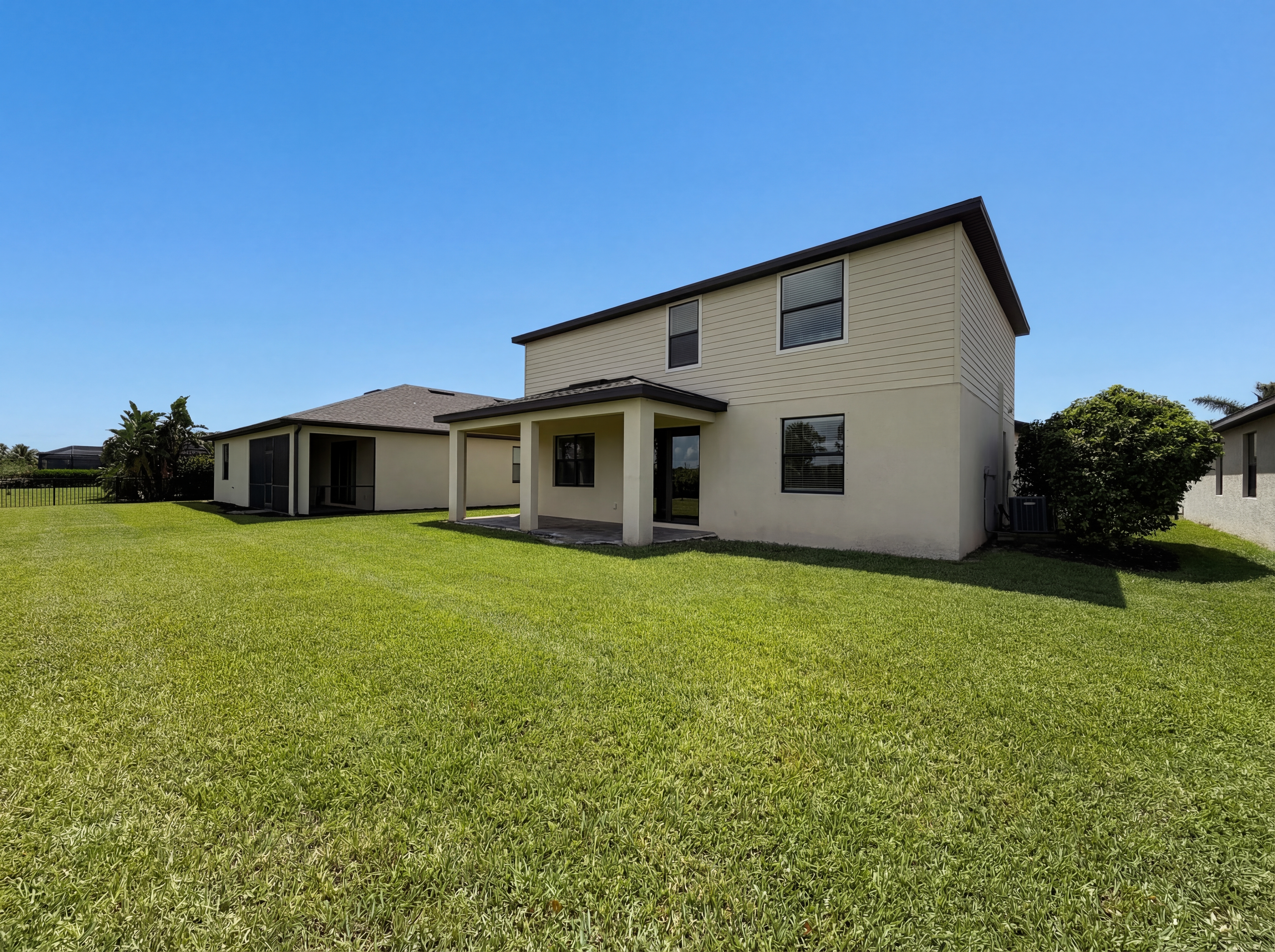 Photo 33 of 35 of 14102 Vindel Cir, Fort Myers, FL