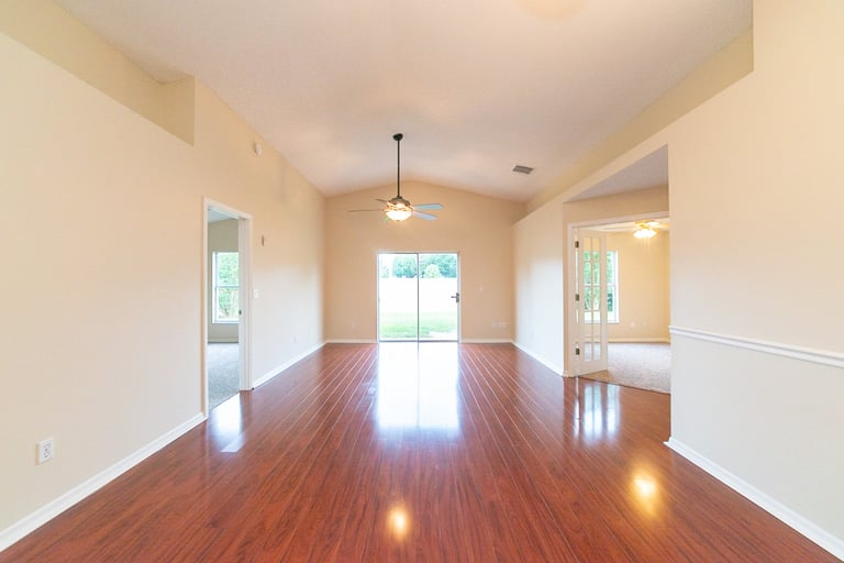 Photo 3 of 18 - 106 London Fog Way, Sanford, FL 32771