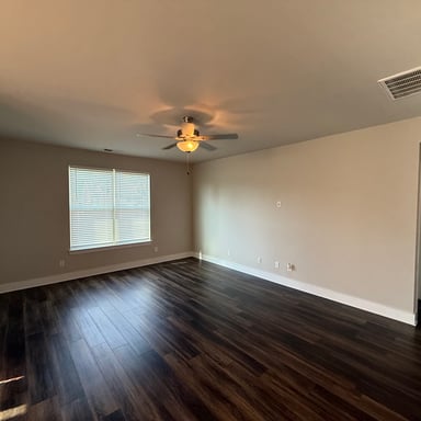 Property photo 3 of 213 Snapdragon Dr
