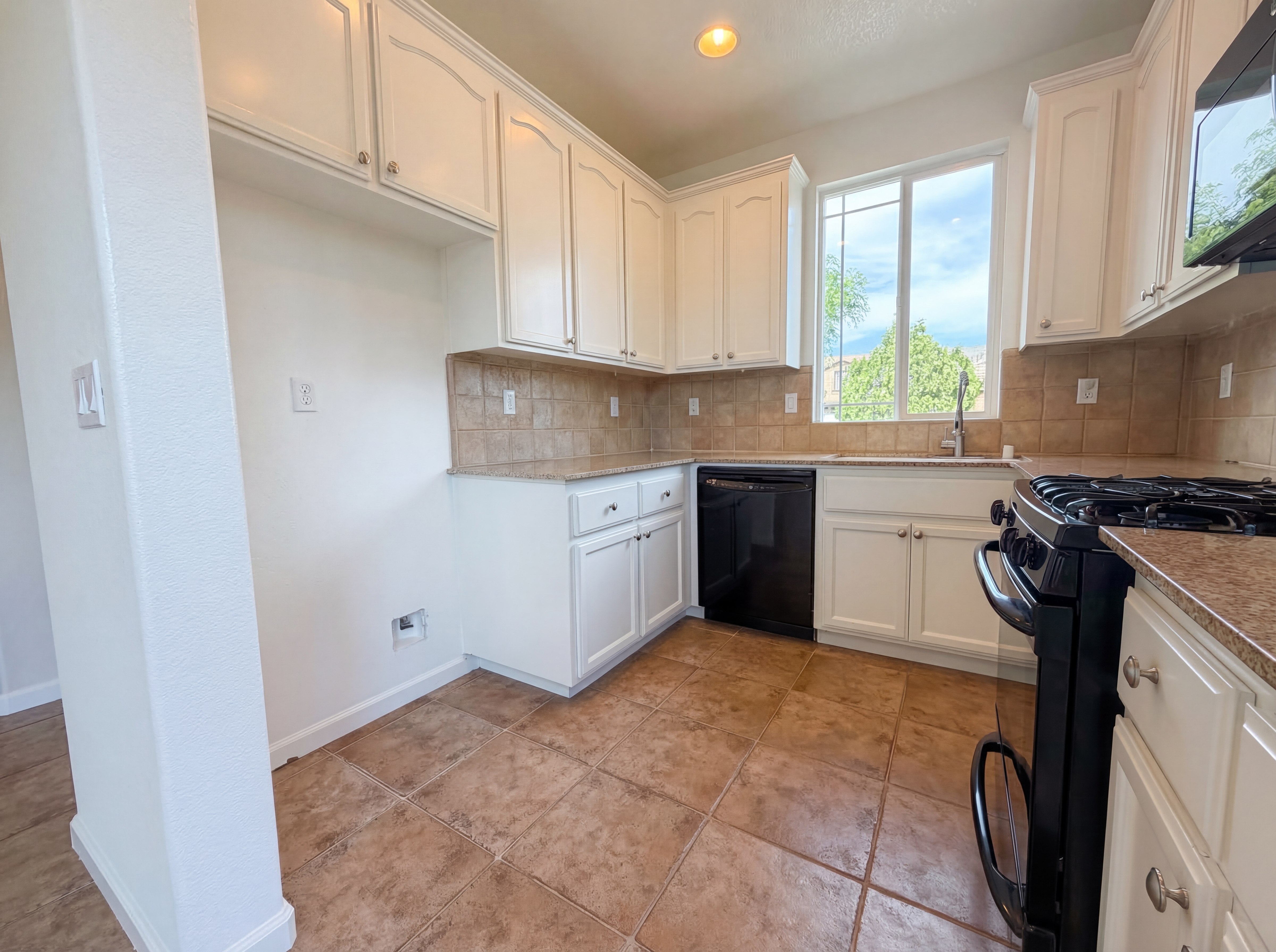 Photo 10 of 22 of 400 Caravaggio Cir, Sacramento, CA