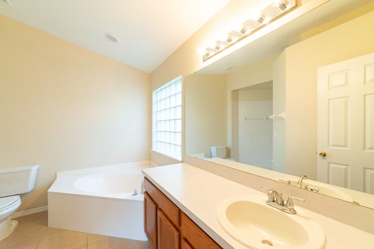 Photo 4 of 18 - 106 London Fog Way, Sanford, FL 32771