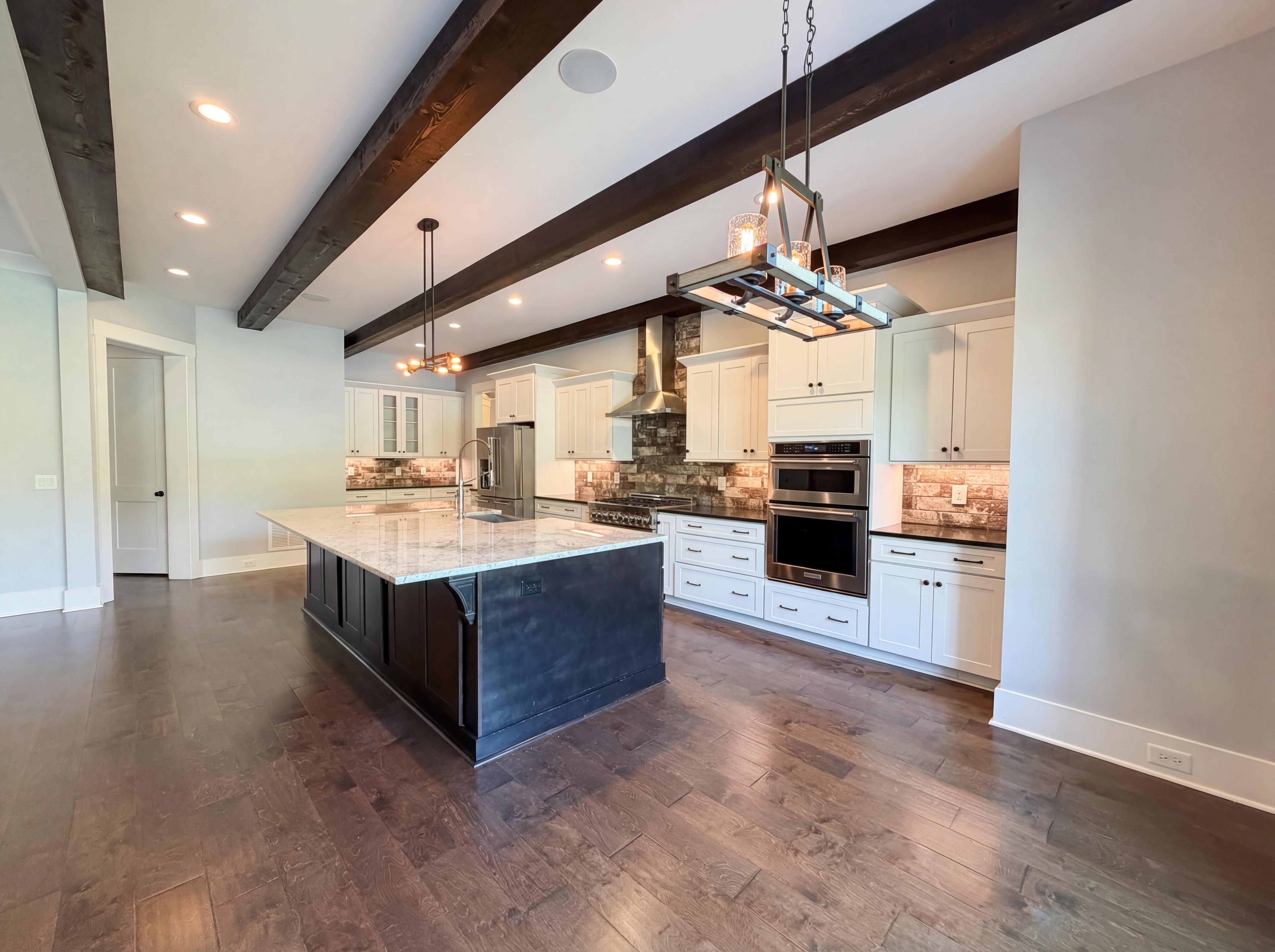 Photo 17 of 54 of 4450 Savage Pointe Dr, Franklin, TN