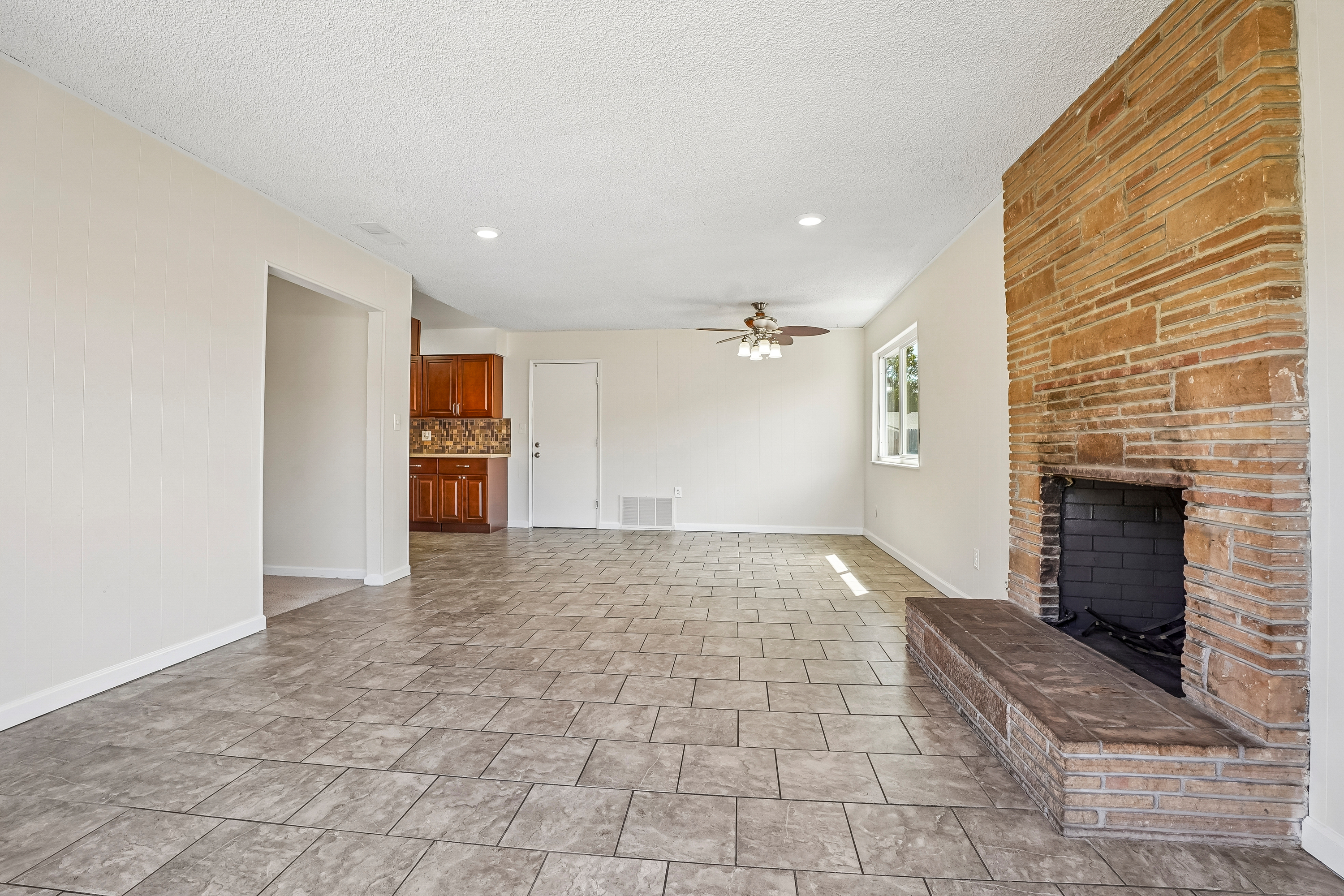 Photo 22 of 42 of 317 Goya Dr, Stockton, CA