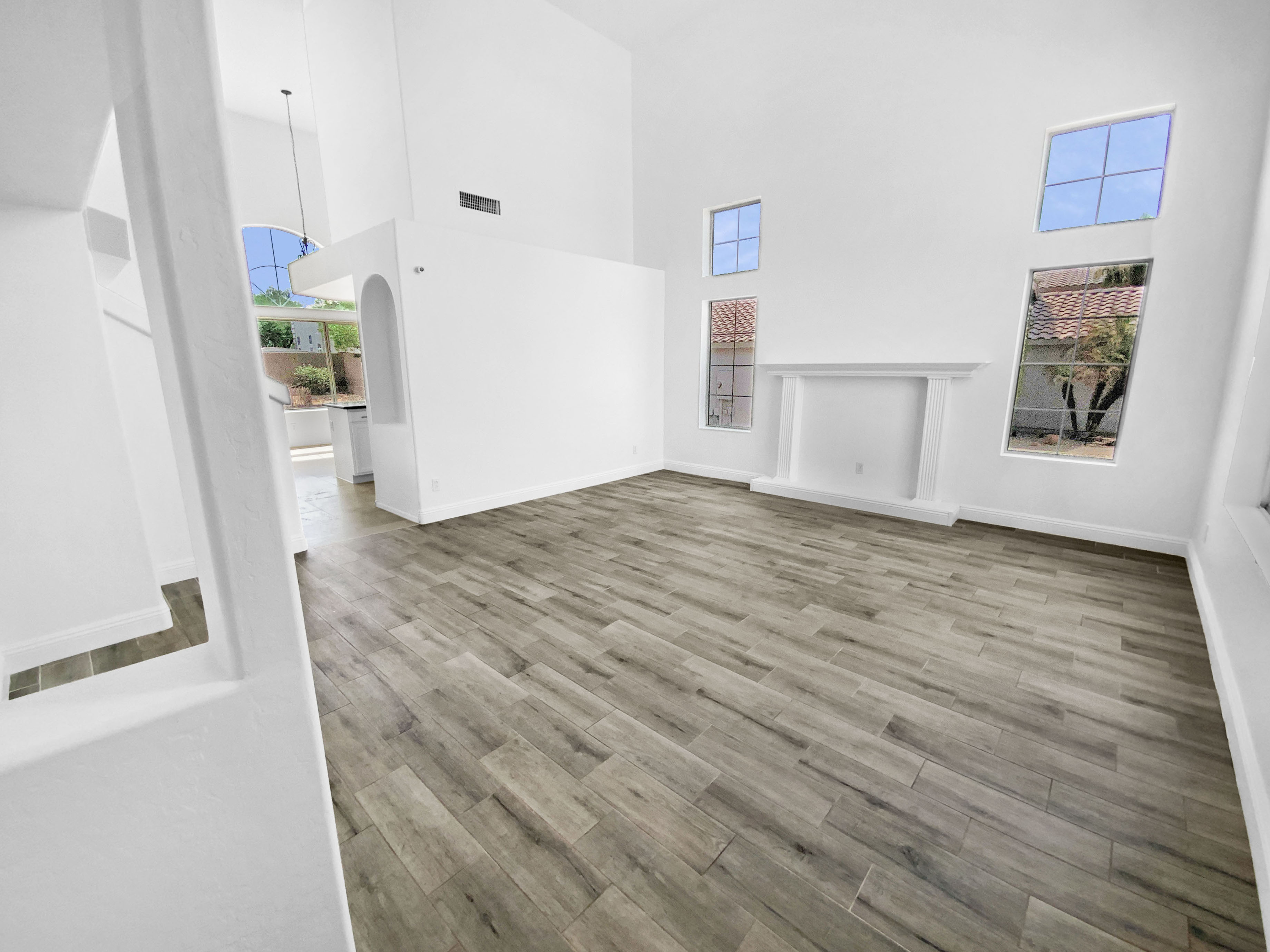 Photo 8 of 22 of 10933 W Vista Ave, Glendale, AZ