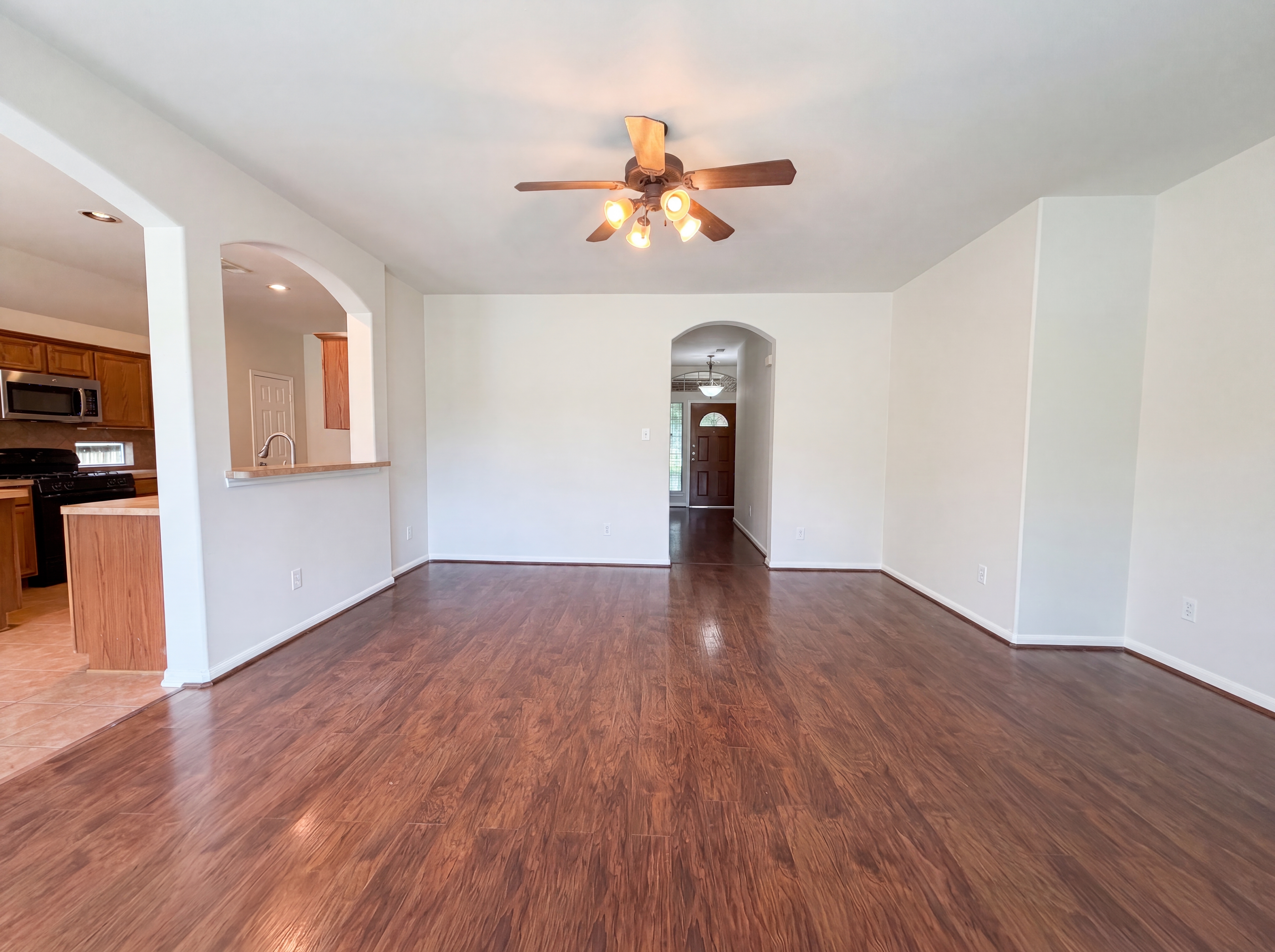 Photo 8 of 20 of 6843 Tammany Manor Ln, Spring, TX