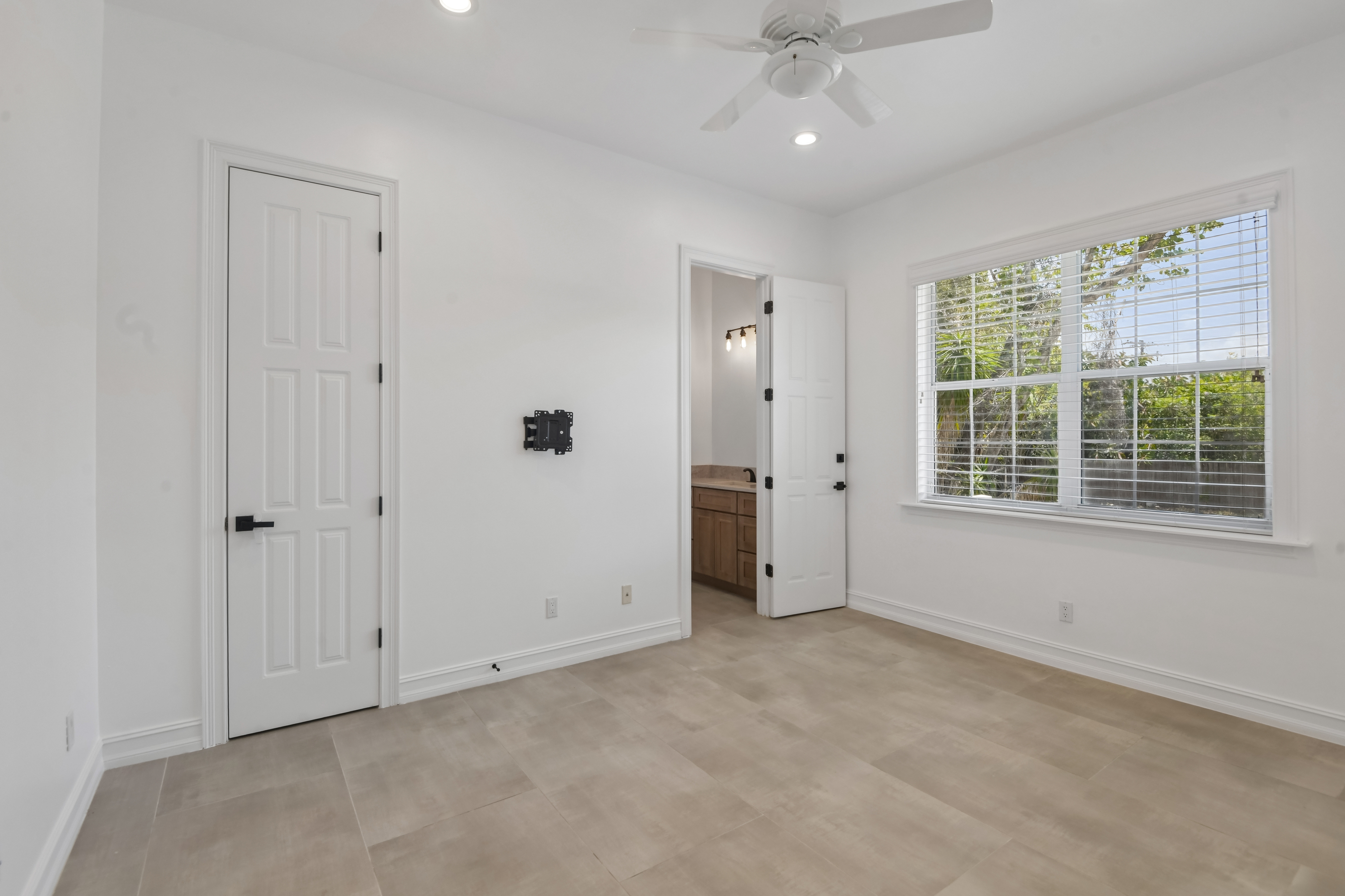 Photo 30 of 62 of 5105 W Neptune Way, Tampa, FL