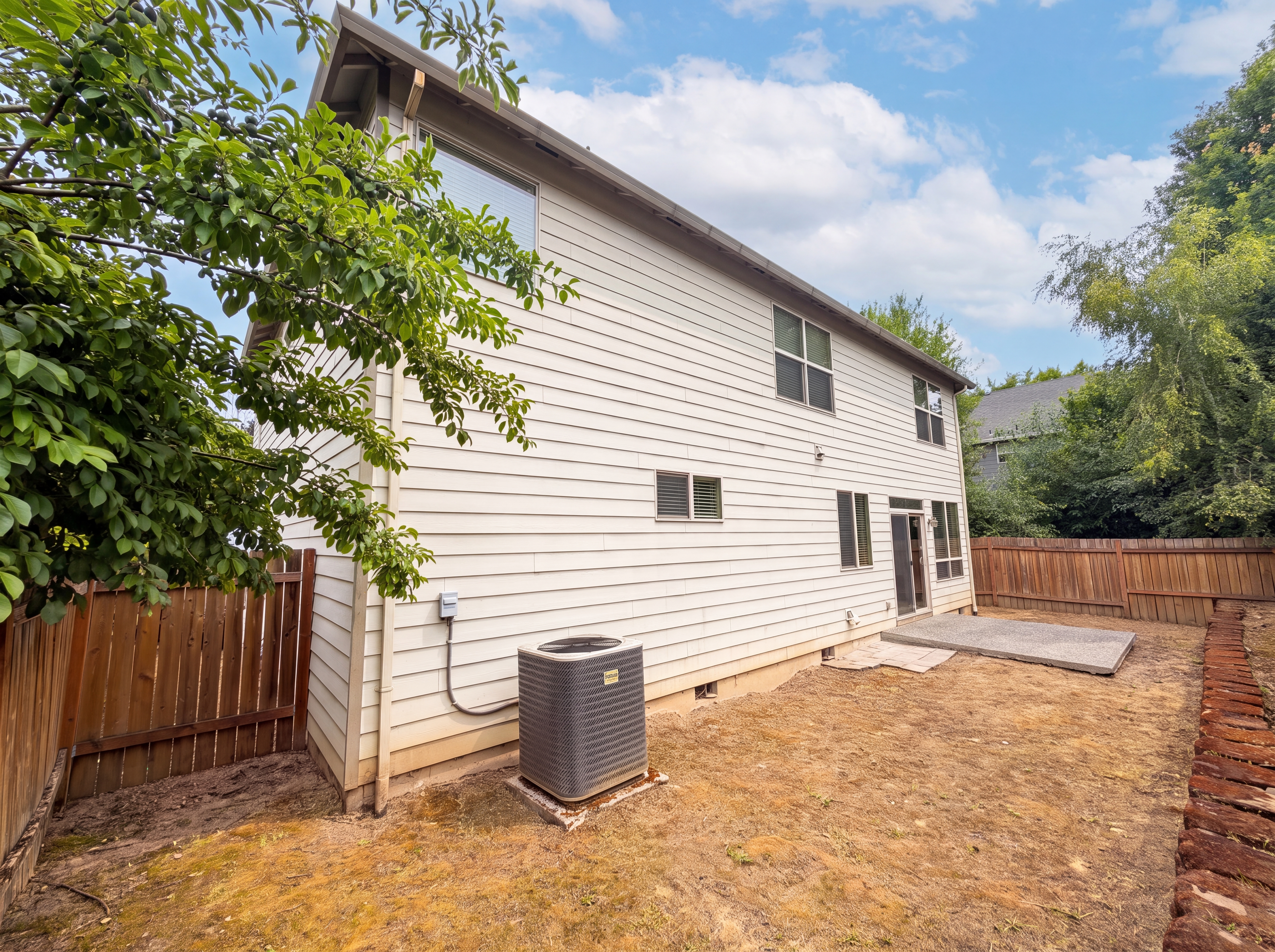 Photo 5 of 23 of 1724 SW Willowview Ter, Beaverton, OR