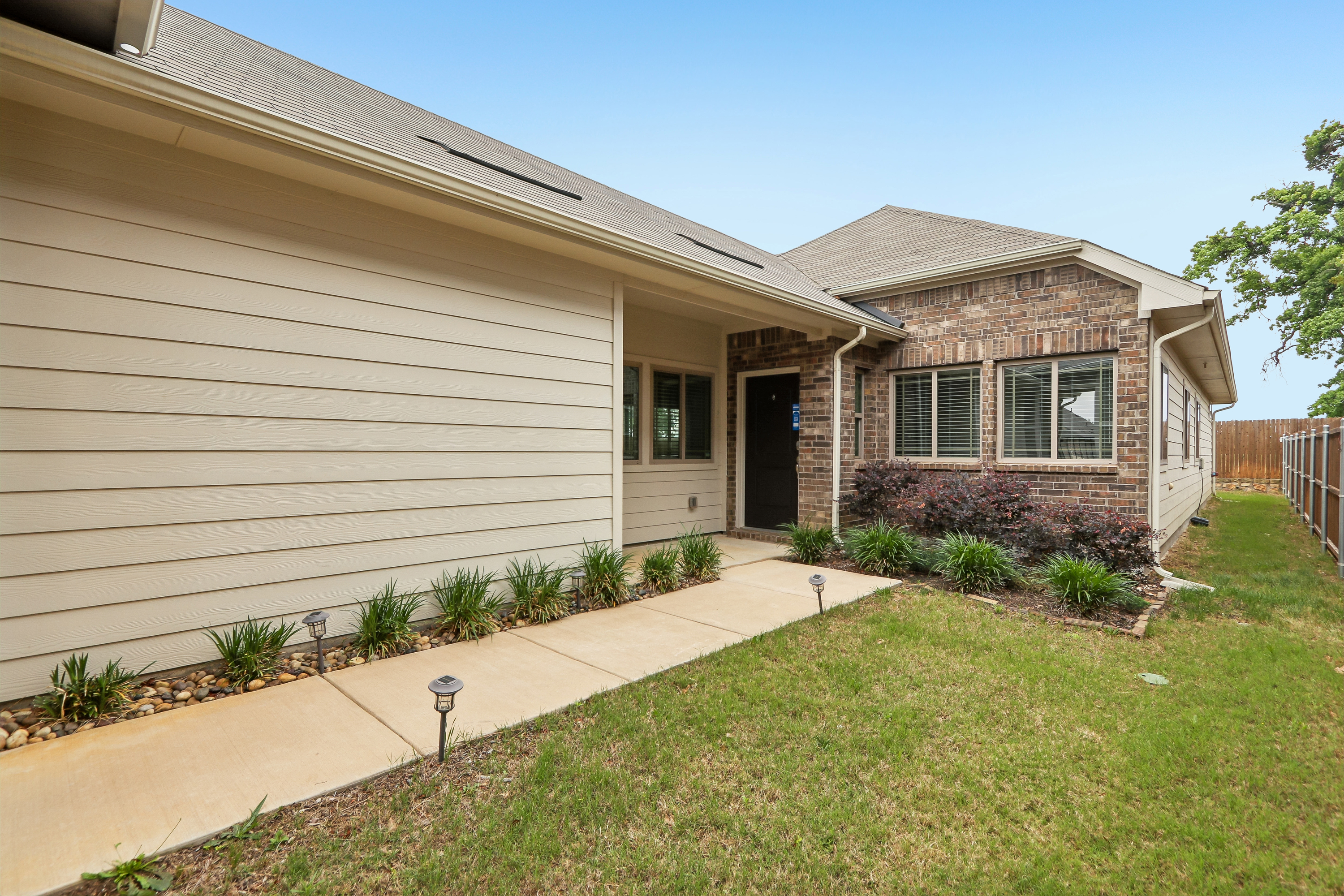 Photo 34 of 42 of 568 Val Verde St, Aubrey, TX