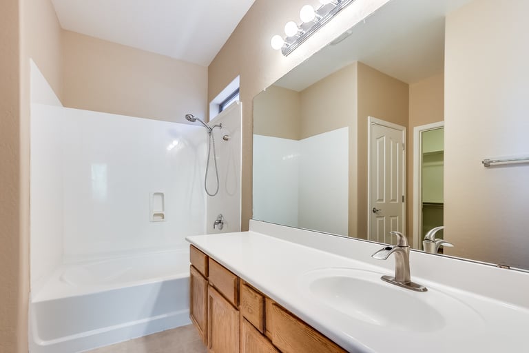 Photo 9 of 19 - 3507 S 80th Ave, Phoenix, AZ 85043