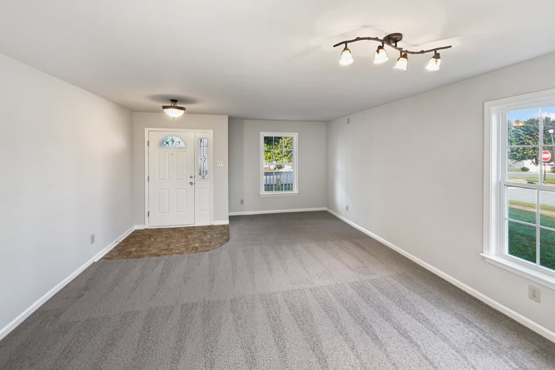Property photo 3 of 152 Farm Springs Dr