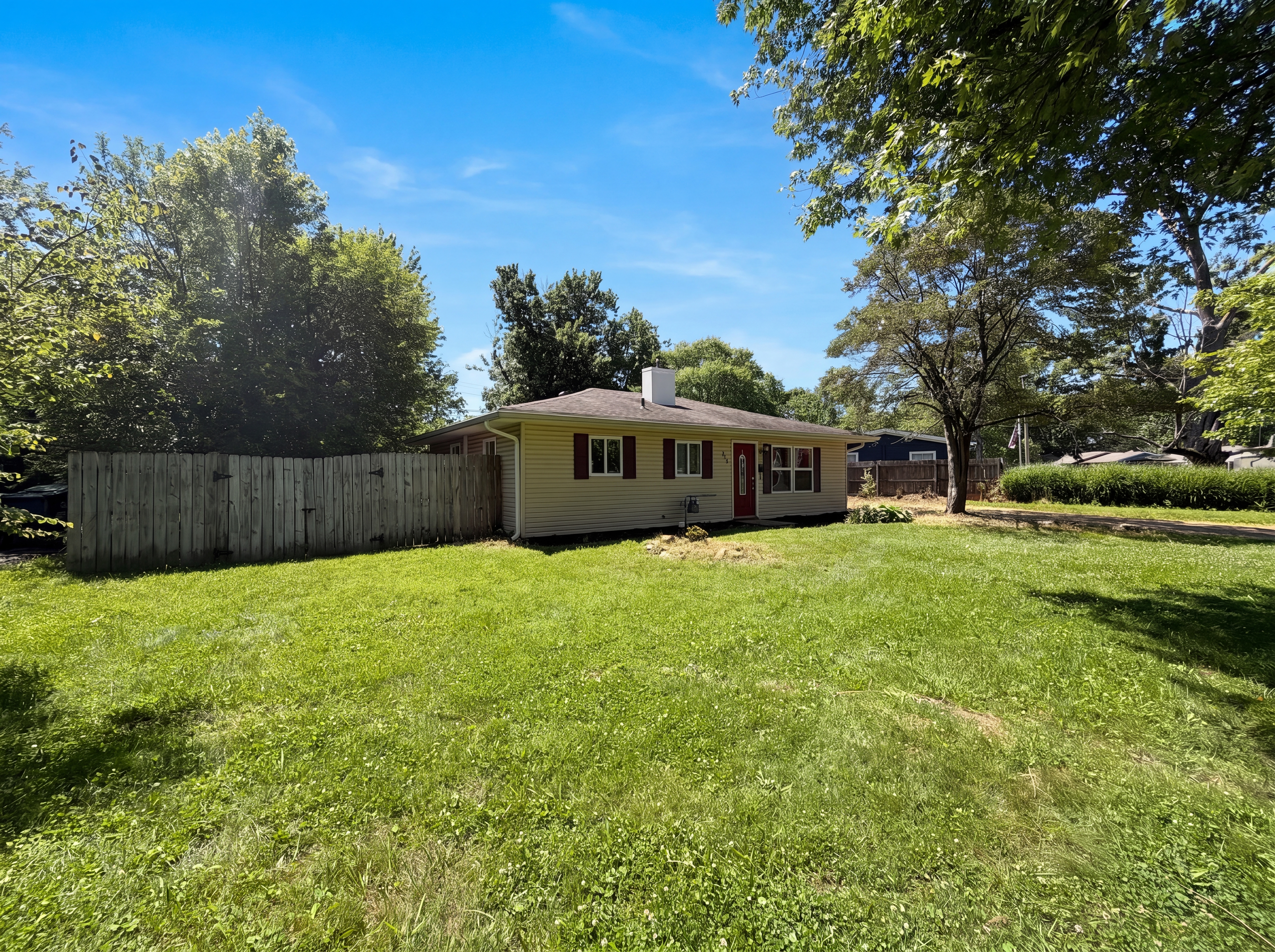 Photo 12 of 15 of 217 Crestwood Dr, Whiteland, IN