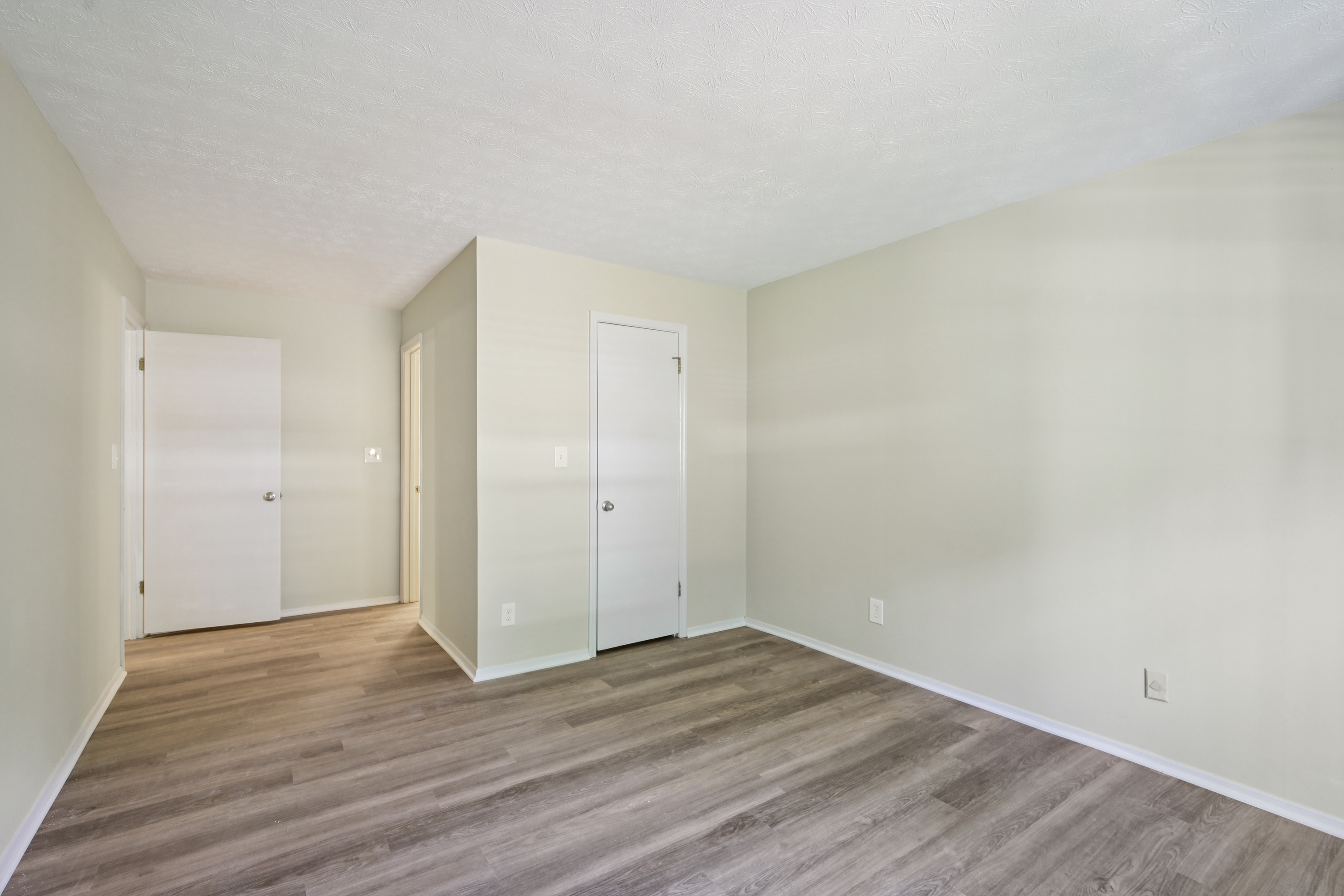 Photo 16 of 22 of 2725 Saint Augustine Trl SE, Marietta, GA