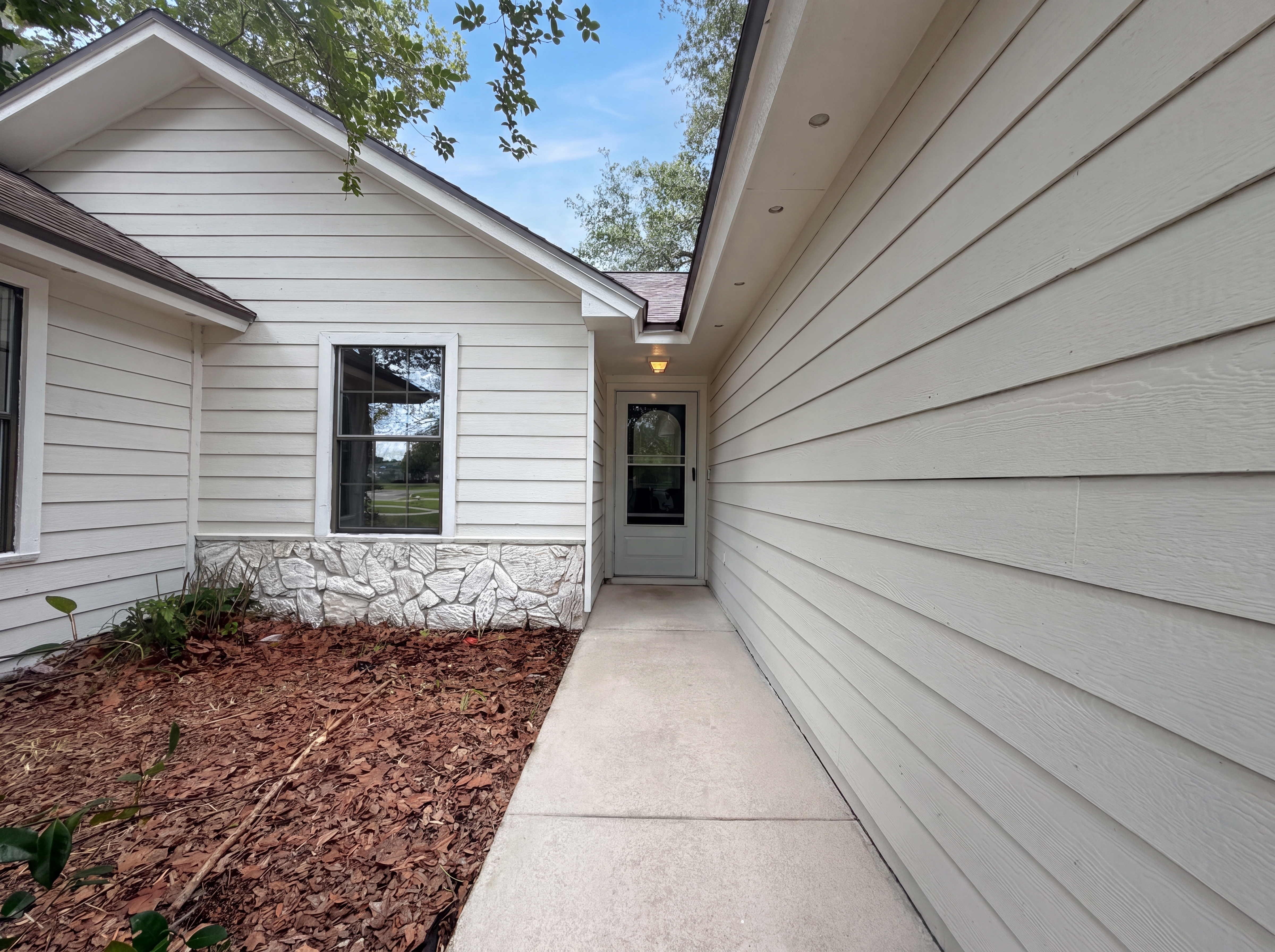 Photo 19 of 23 of 7737 Pepper Cir E, Jacksonville, FL