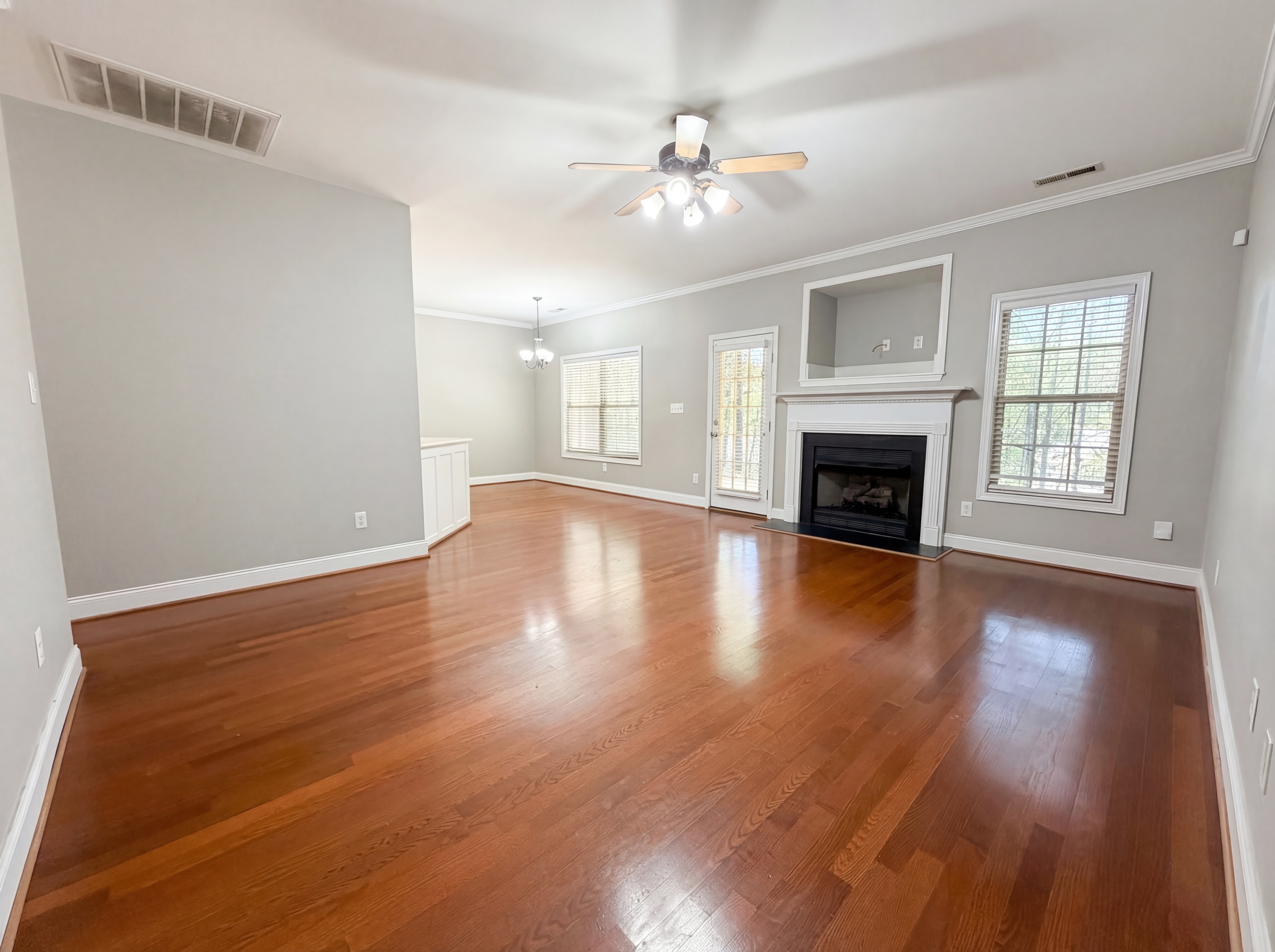 Photo 12 of 18 of 4170 Hathaway Ln, Mount Olive, AL
