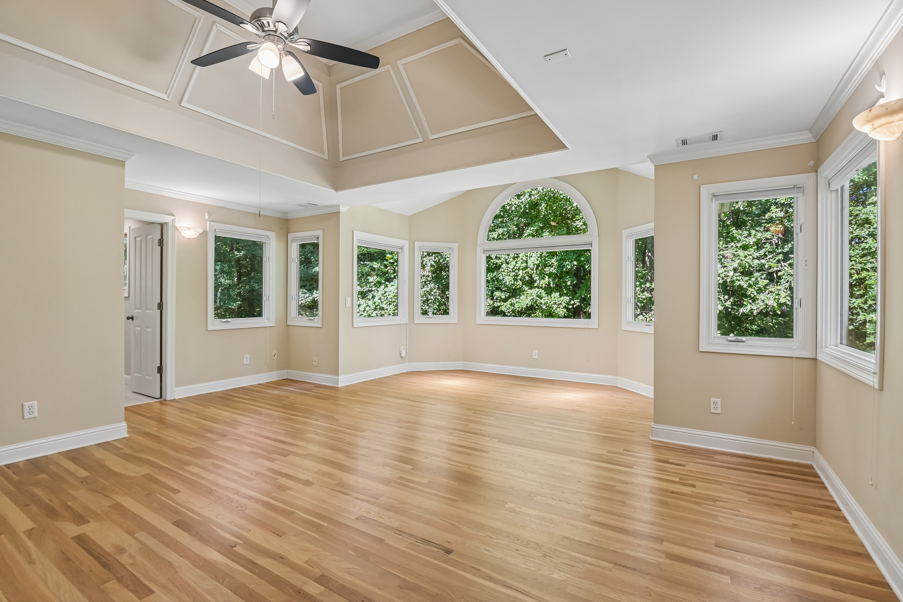 Photo 8 of 73 of 720 Barberry Dr, Alpharetta, GA