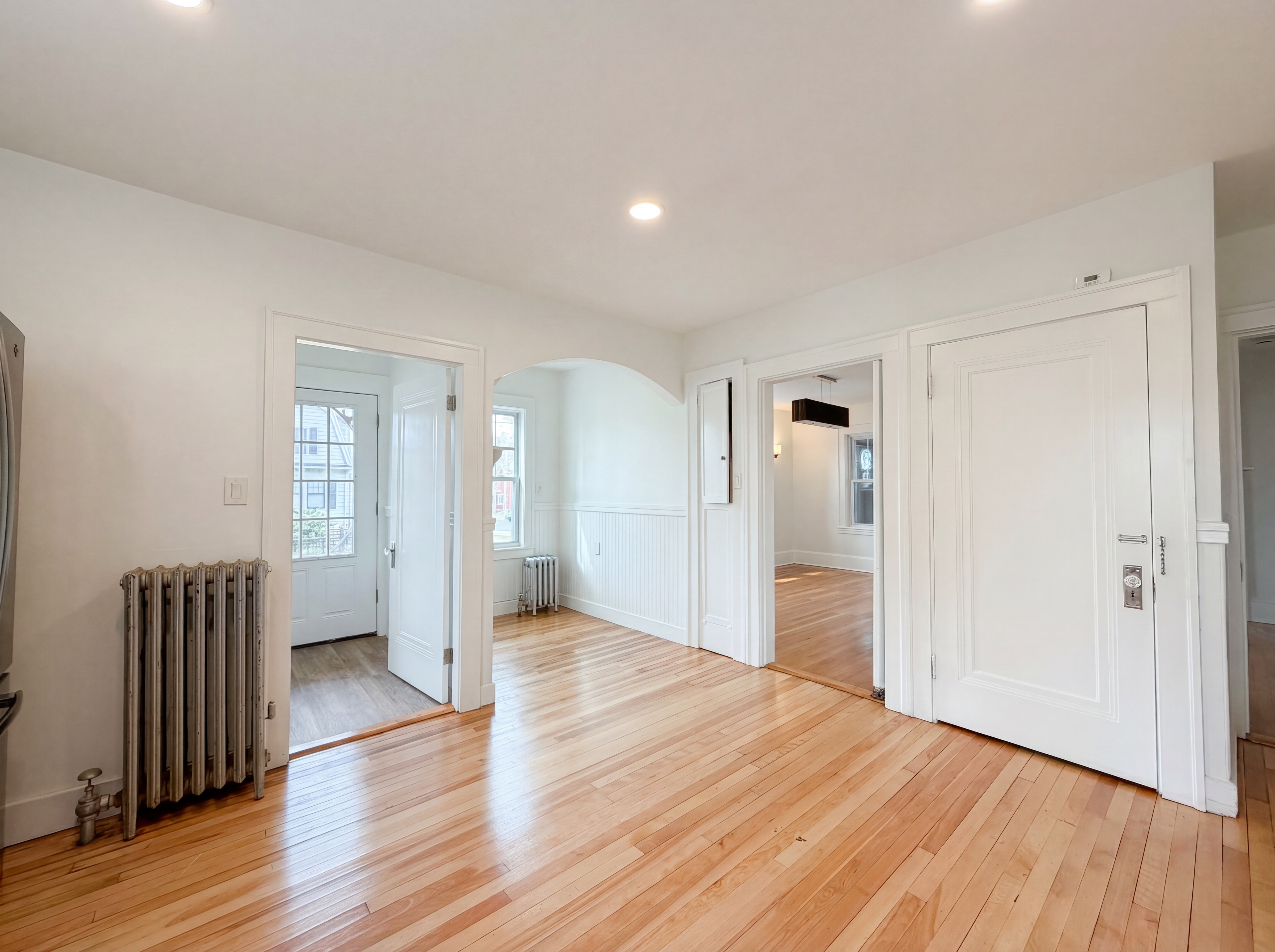 Photo 5 of 21 of 10 Perrot St, Worcester, MA