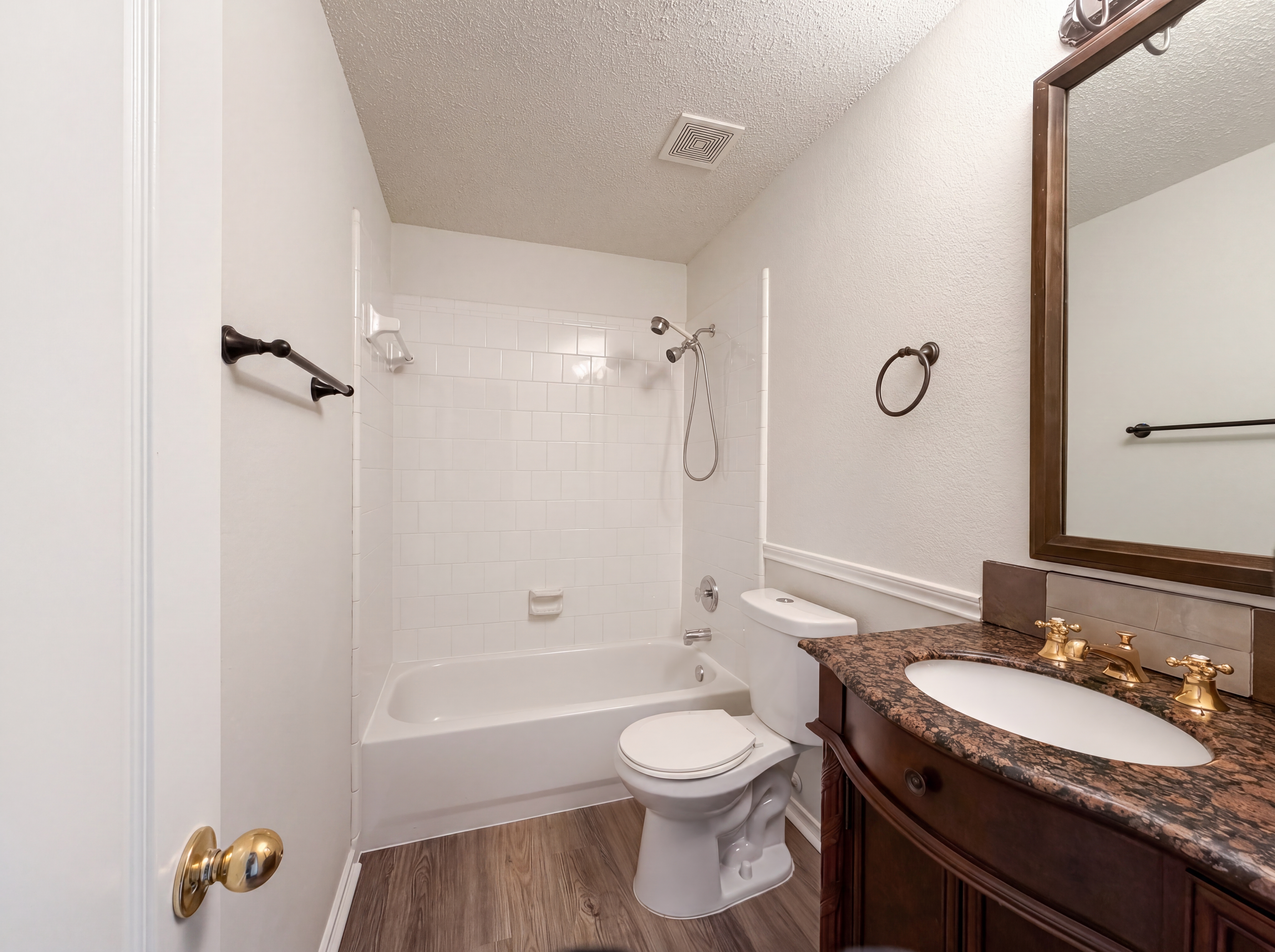 Photo 15 of 19 of 7001 Edmundson Dr, Arlington, TX